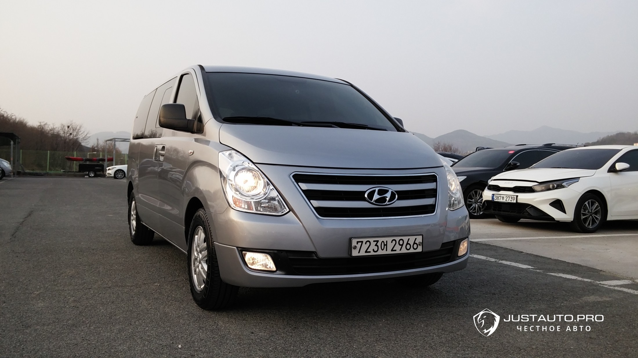 Автомобиль Hyundai Starex