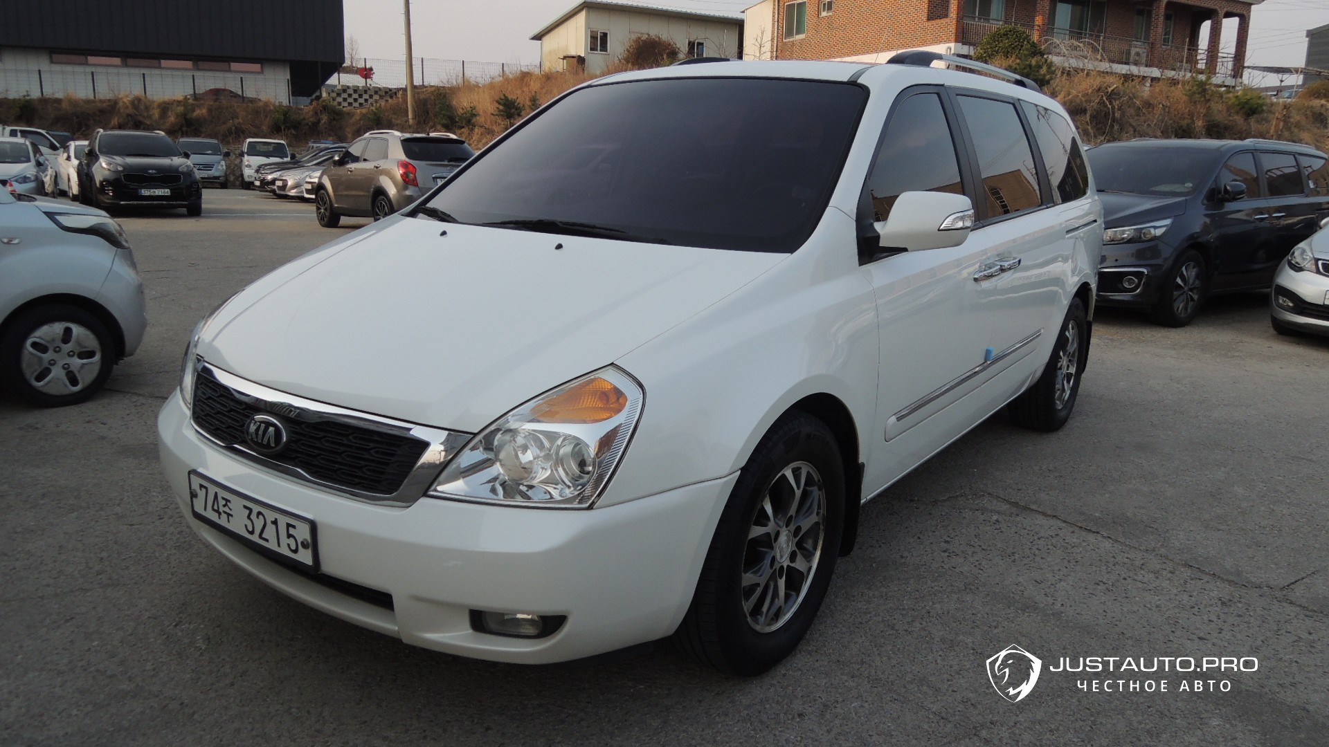 Автомобиль Kia Canival