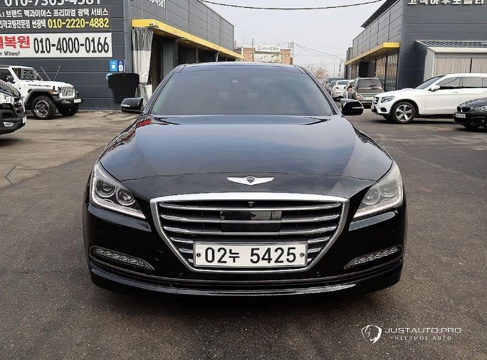 Автомобиль Hyundai Genesis