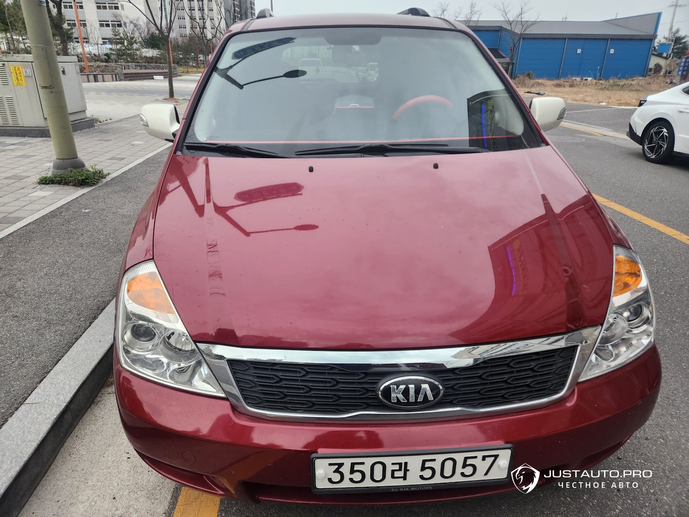 Автомобиль Kia Canival