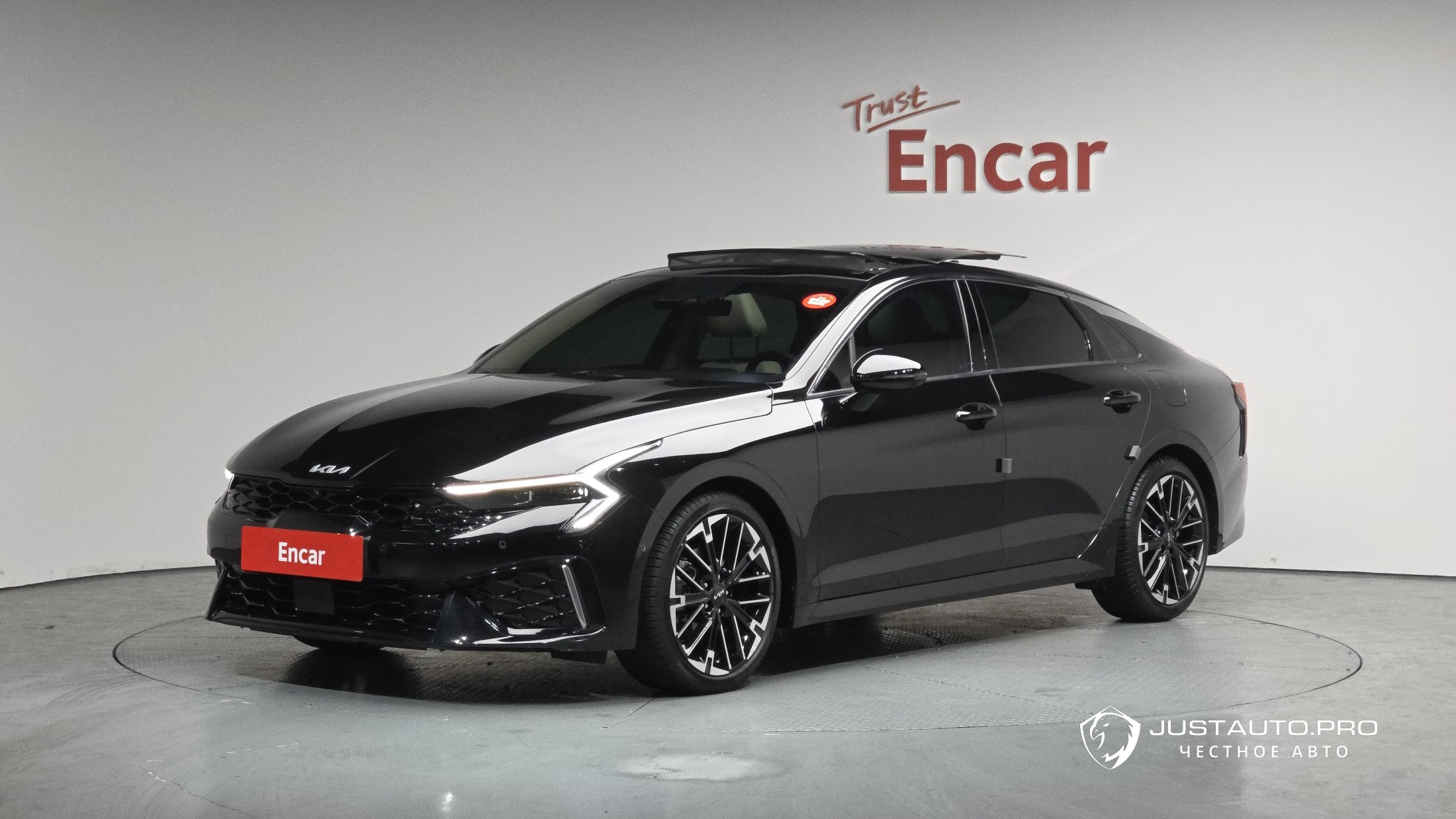Автомобиль Kia K5
