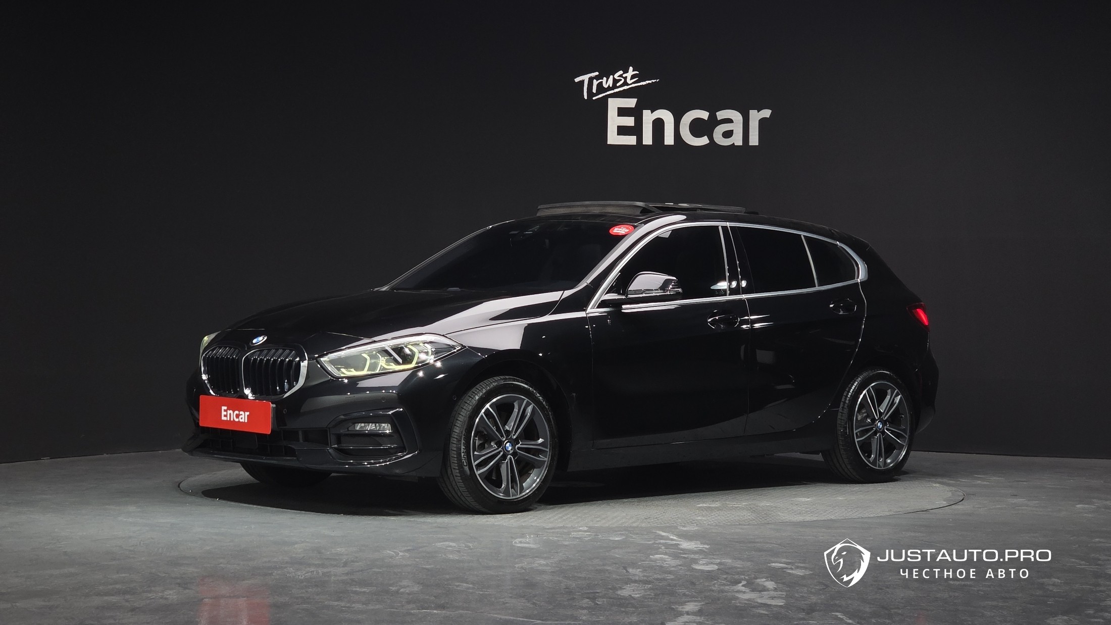 Автомобиль BMW 1-Series