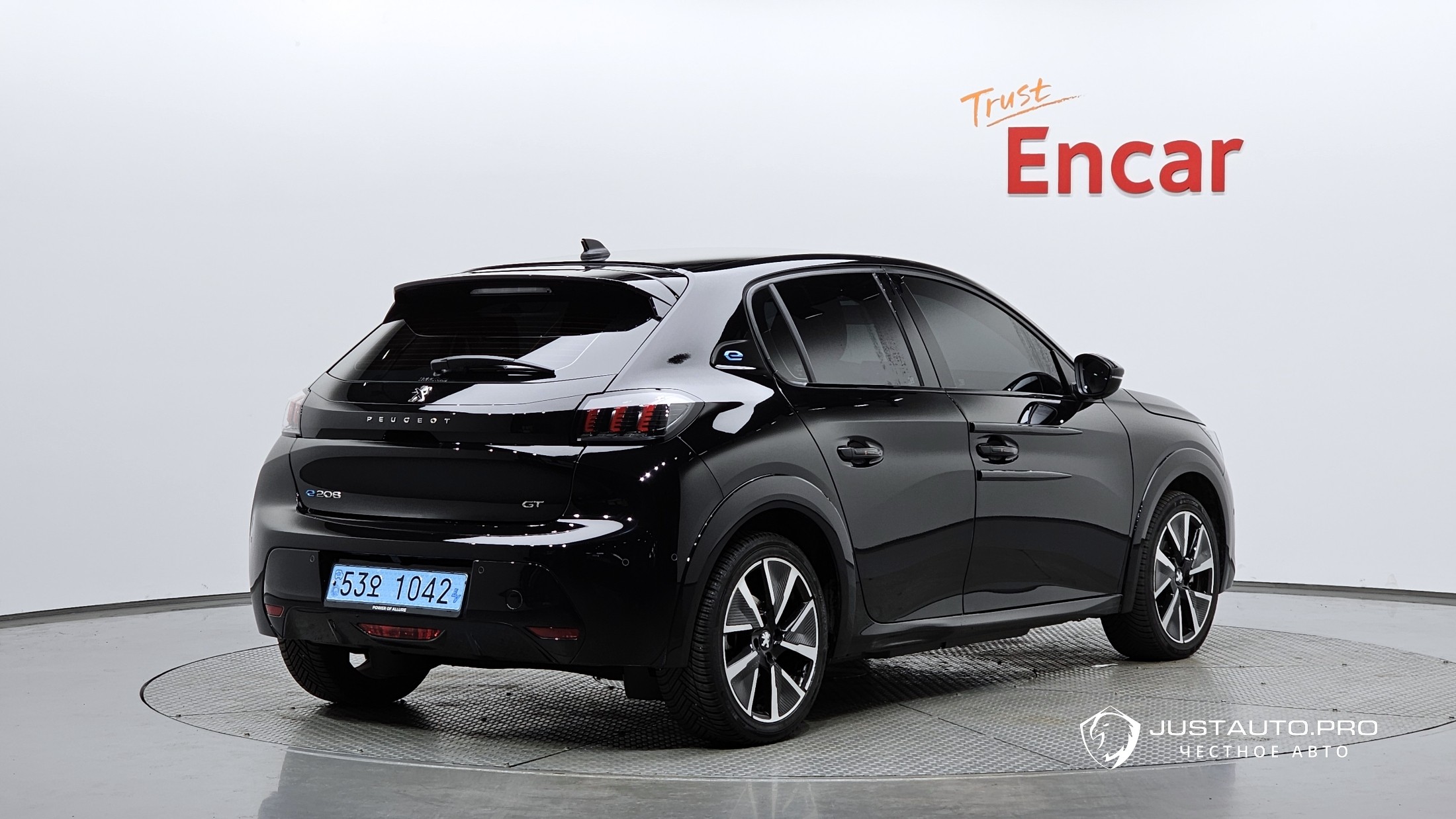 Автомобиль Peugeot 208