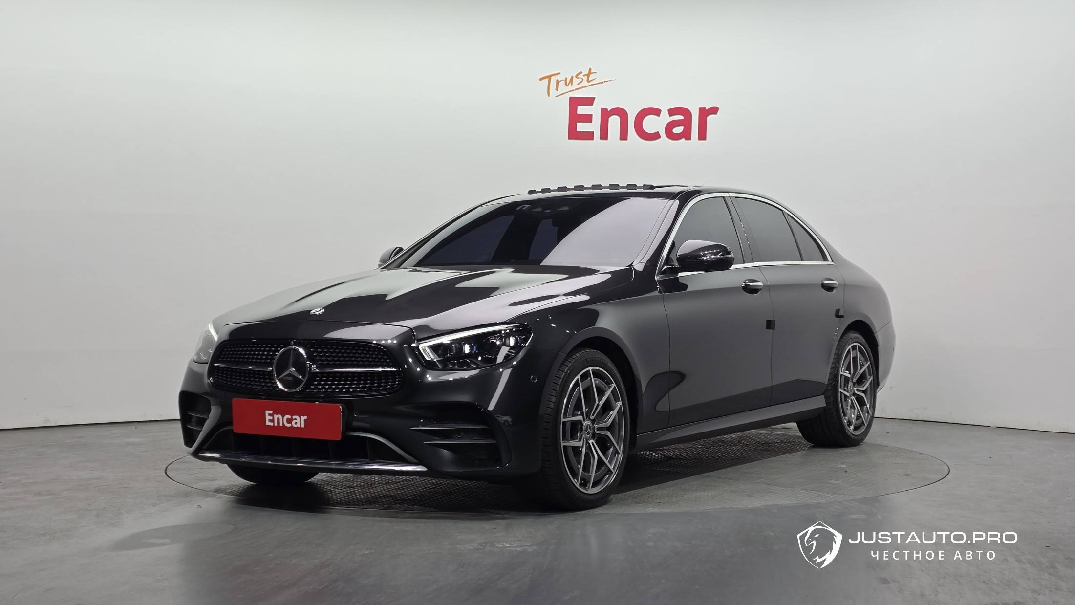 Автомобиль Mercedes-Benz E-Class