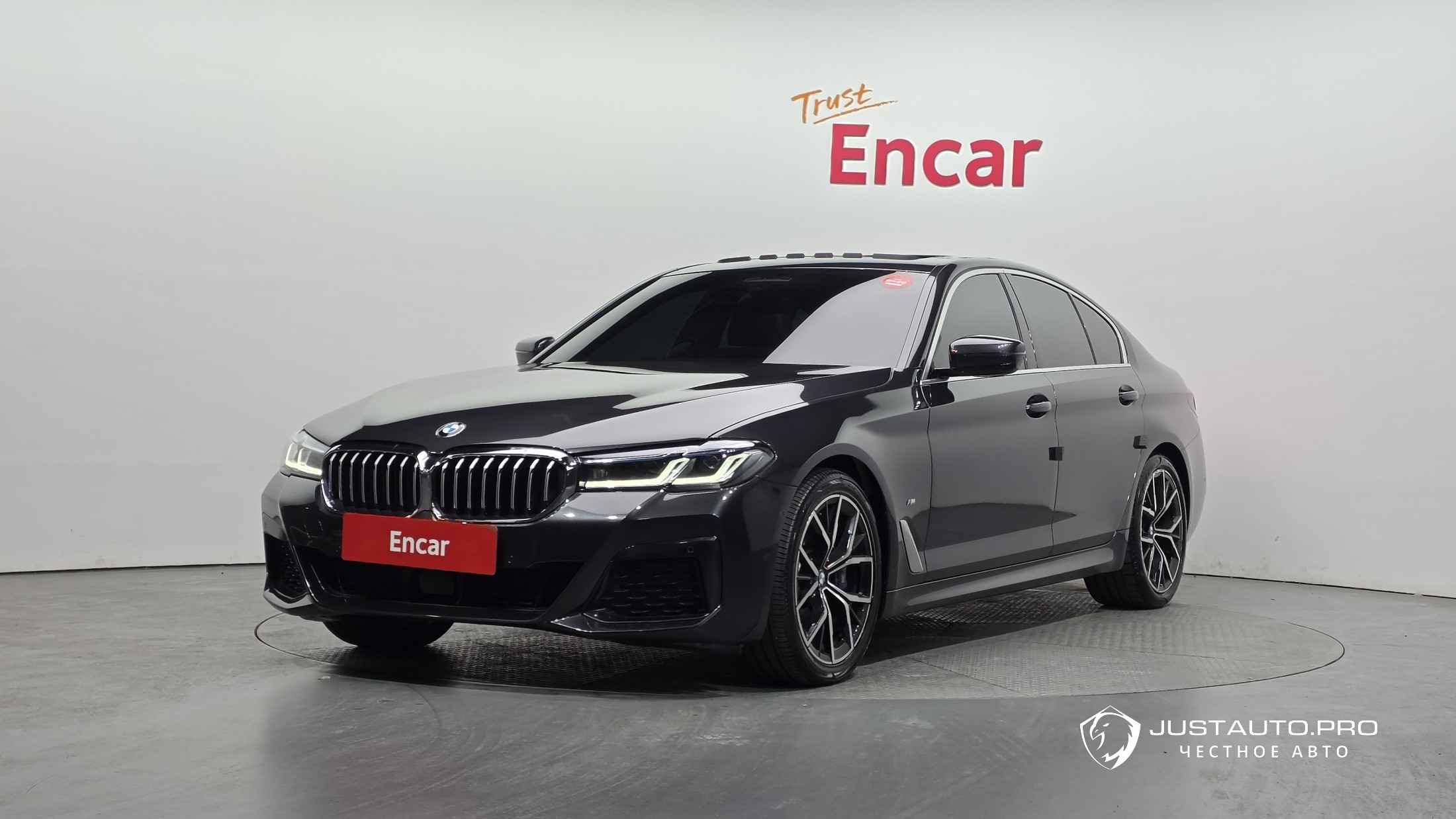 Автомобиль BMW 5-Series