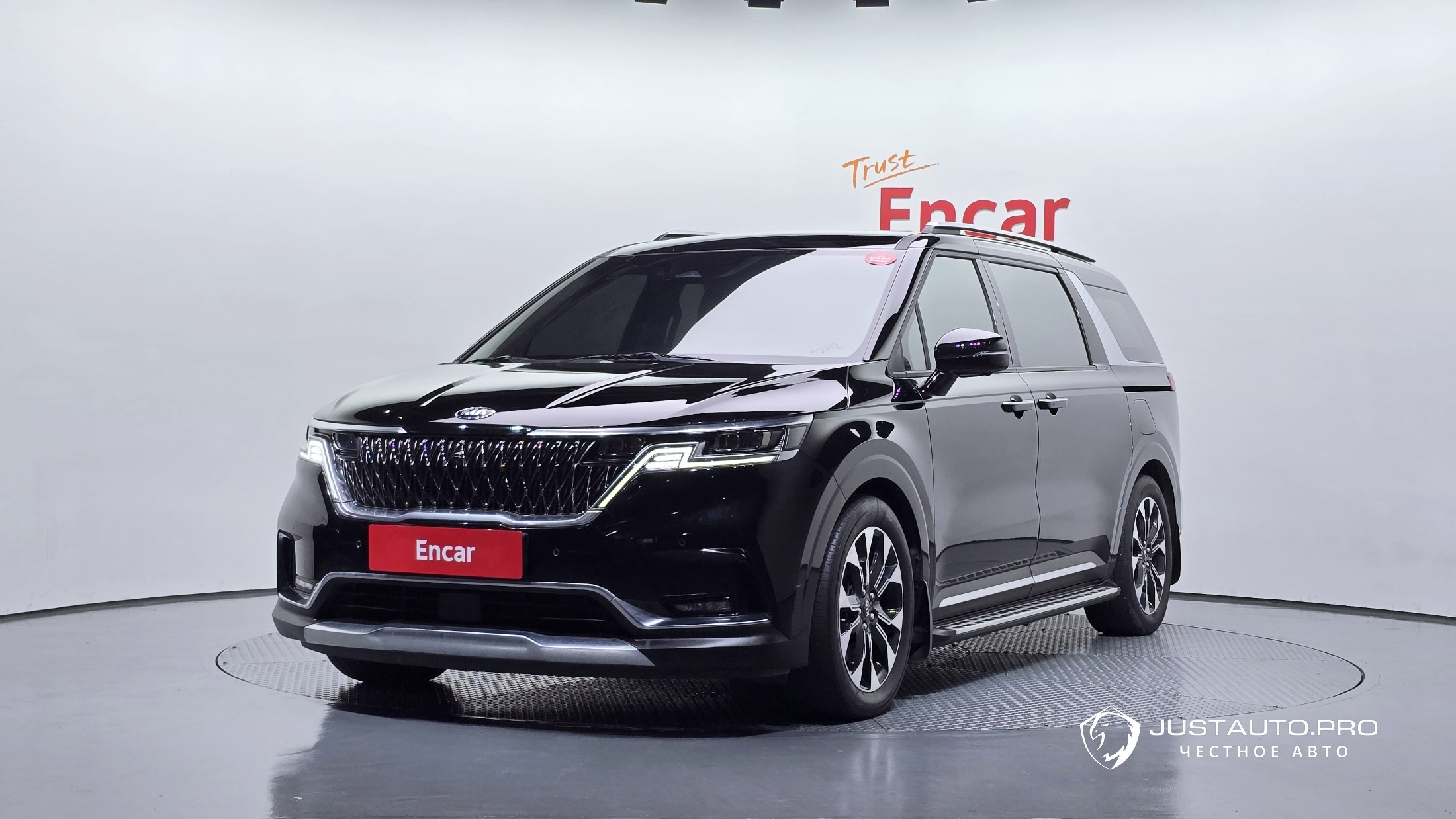 Автомобиль Kia Canival