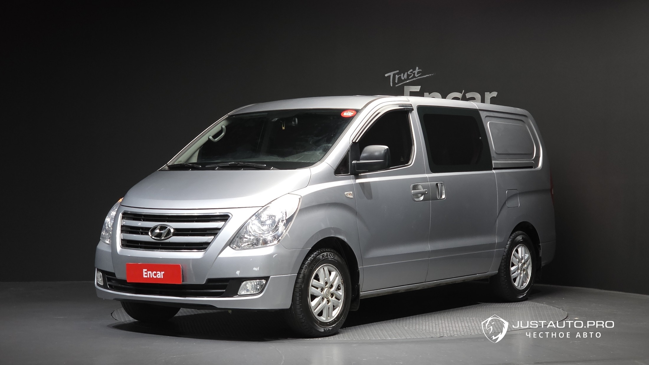 Автомобиль Hyundai Starex