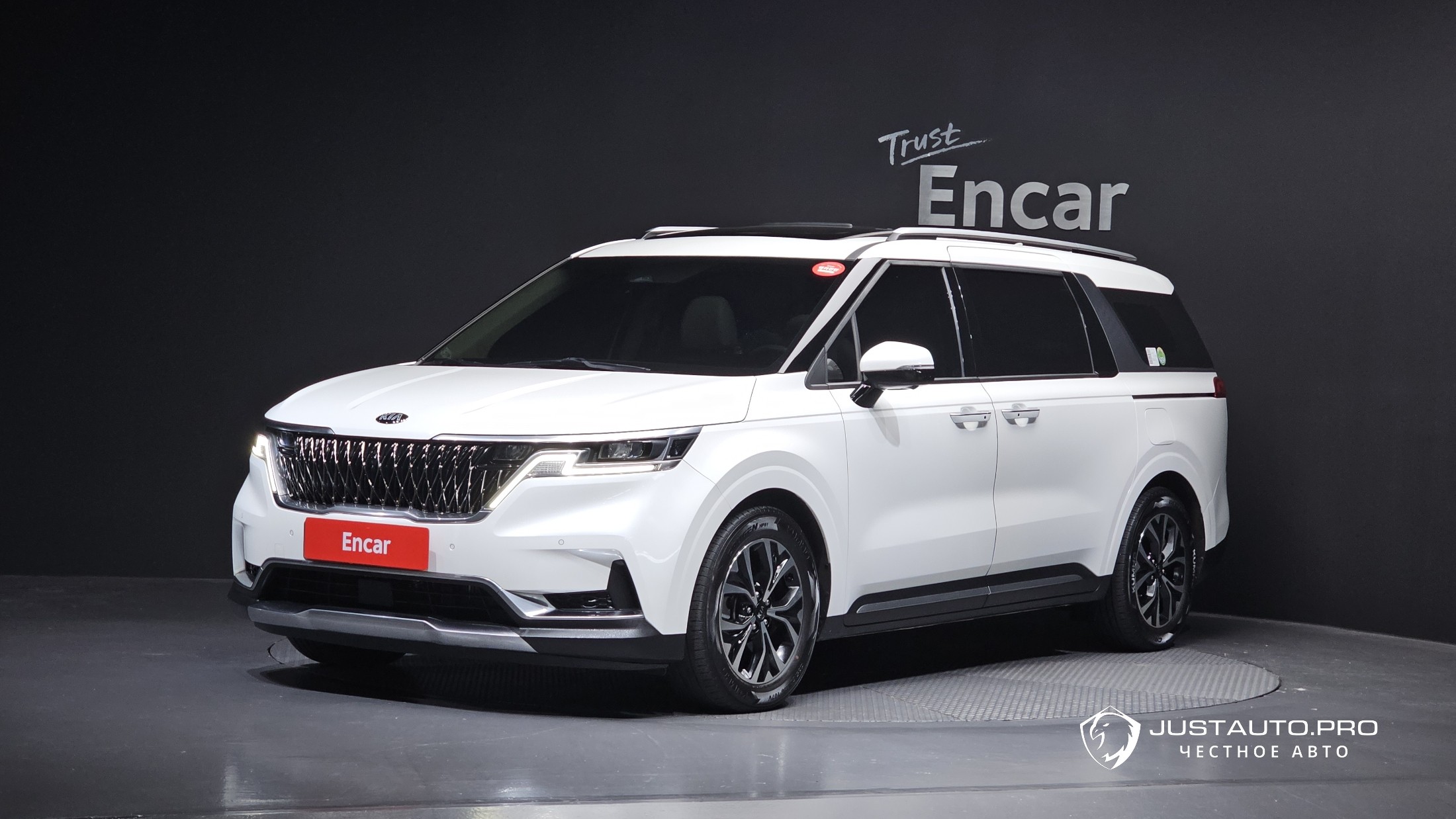 Автомобиль Kia Canival