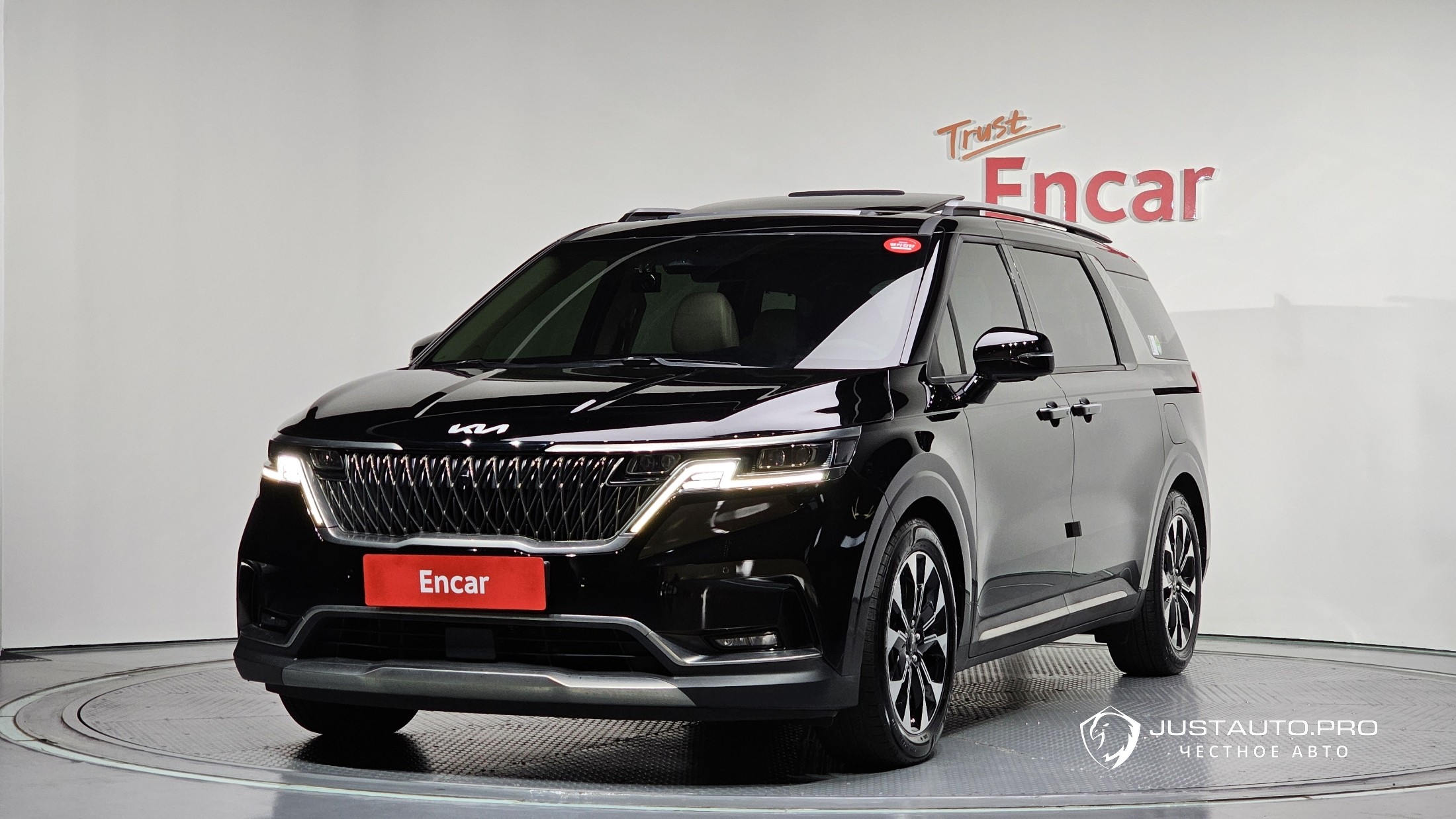 Автомобиль Kia Canival