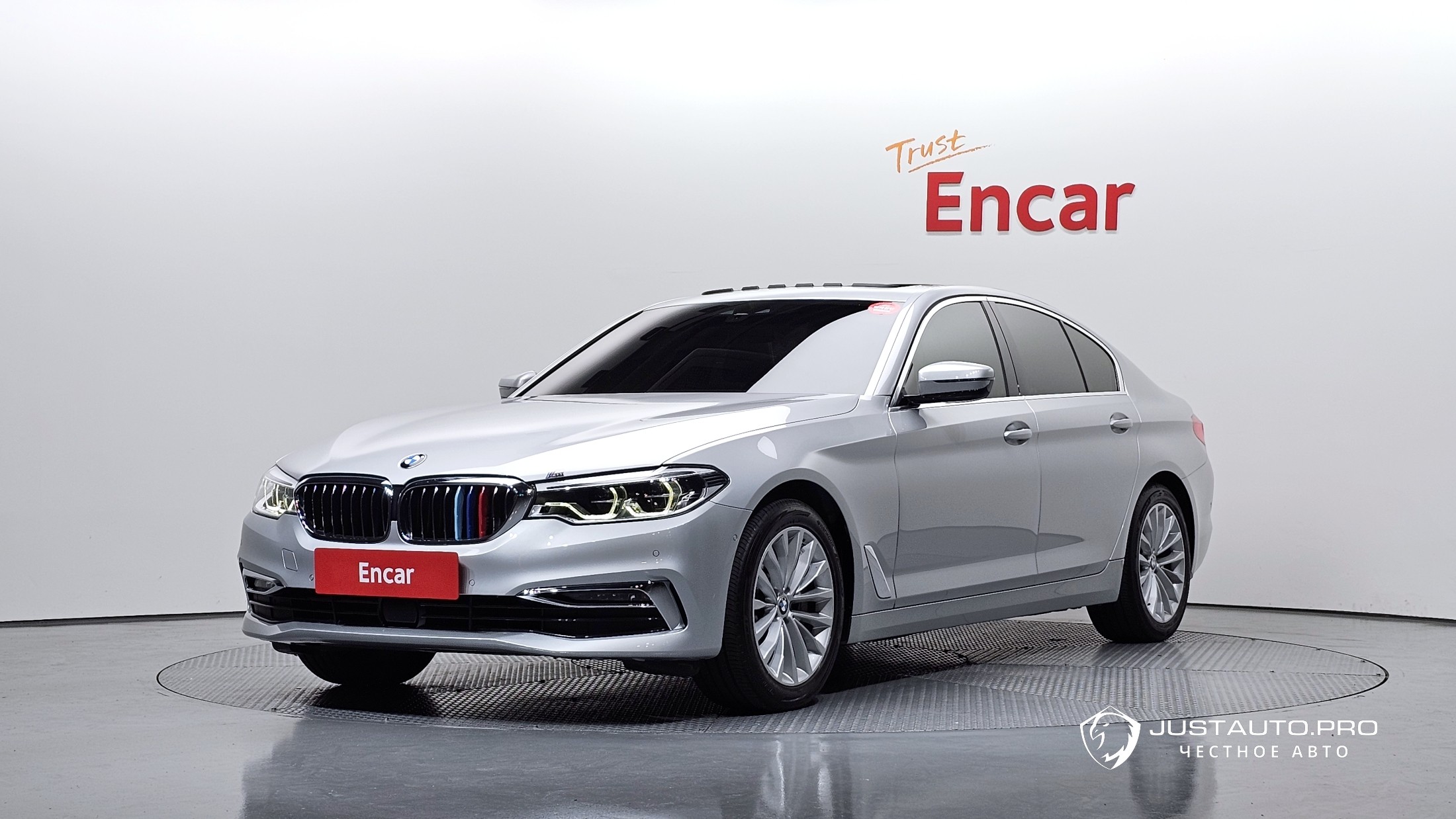 Автомобиль BMW 5-Series