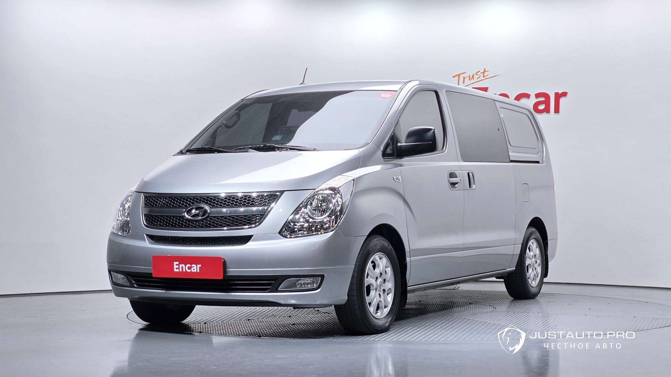 Автомобиль Hyundai Starex