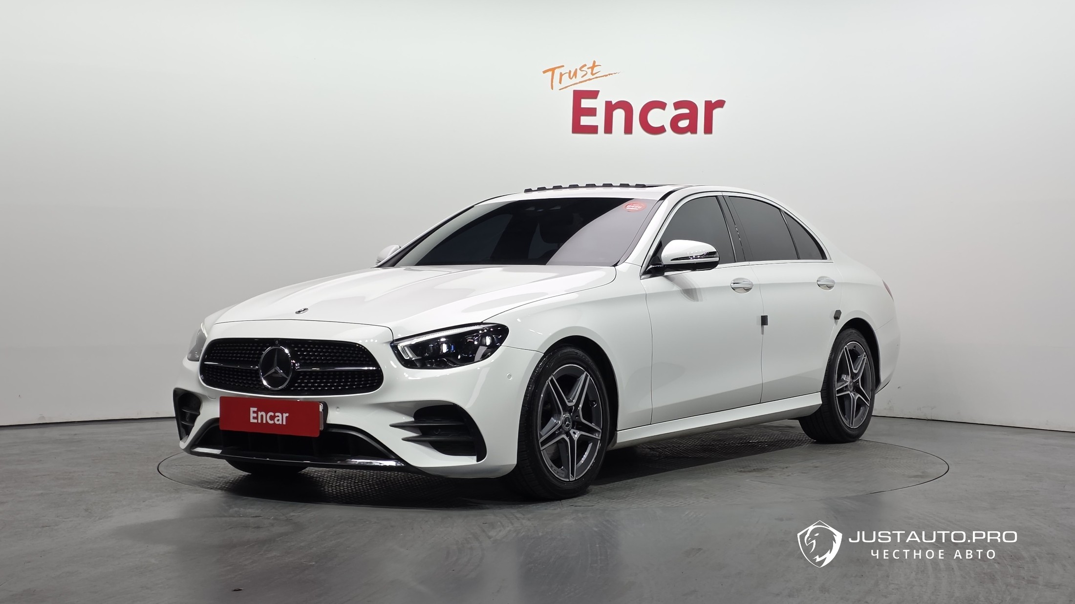 Автомобиль Mercedes-Benz E-Class