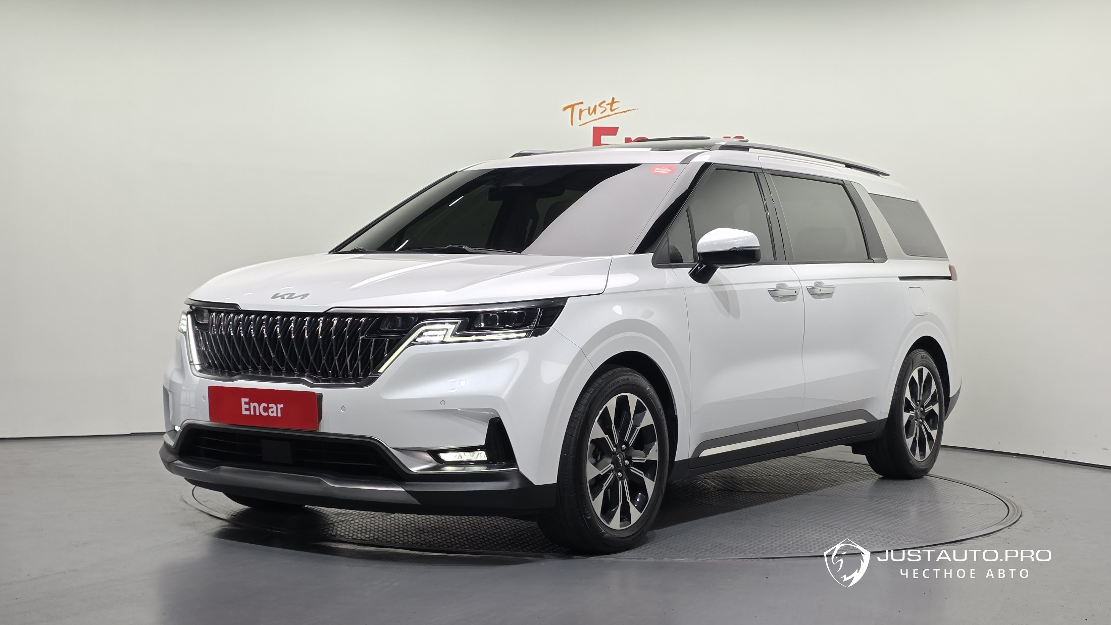Автомобиль Kia Canival