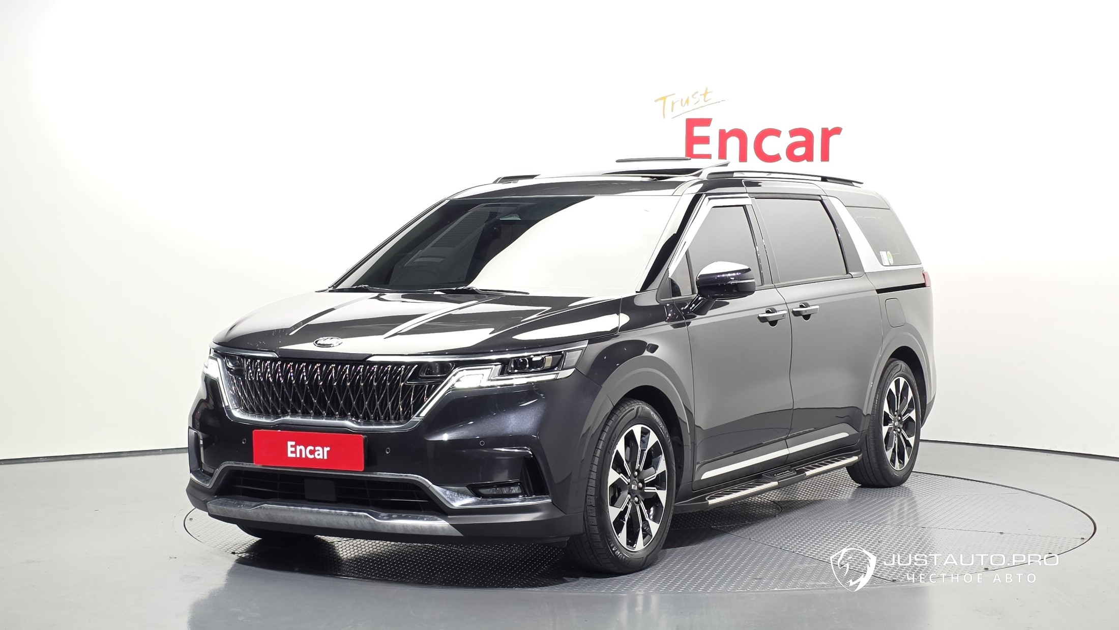 Автомобиль Kia Canival