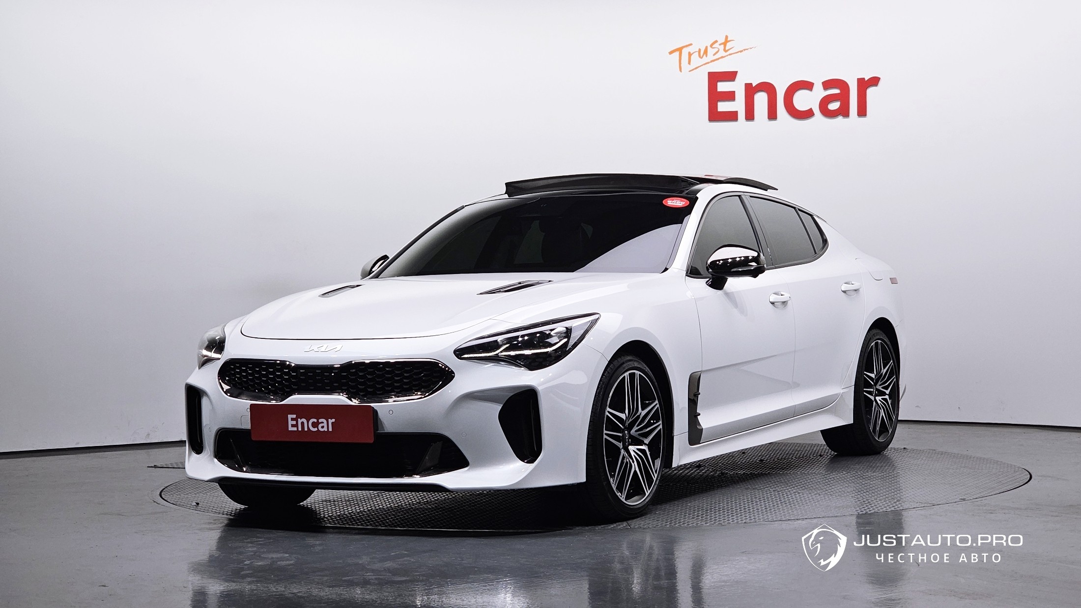 Автомобиль Kia Stinger