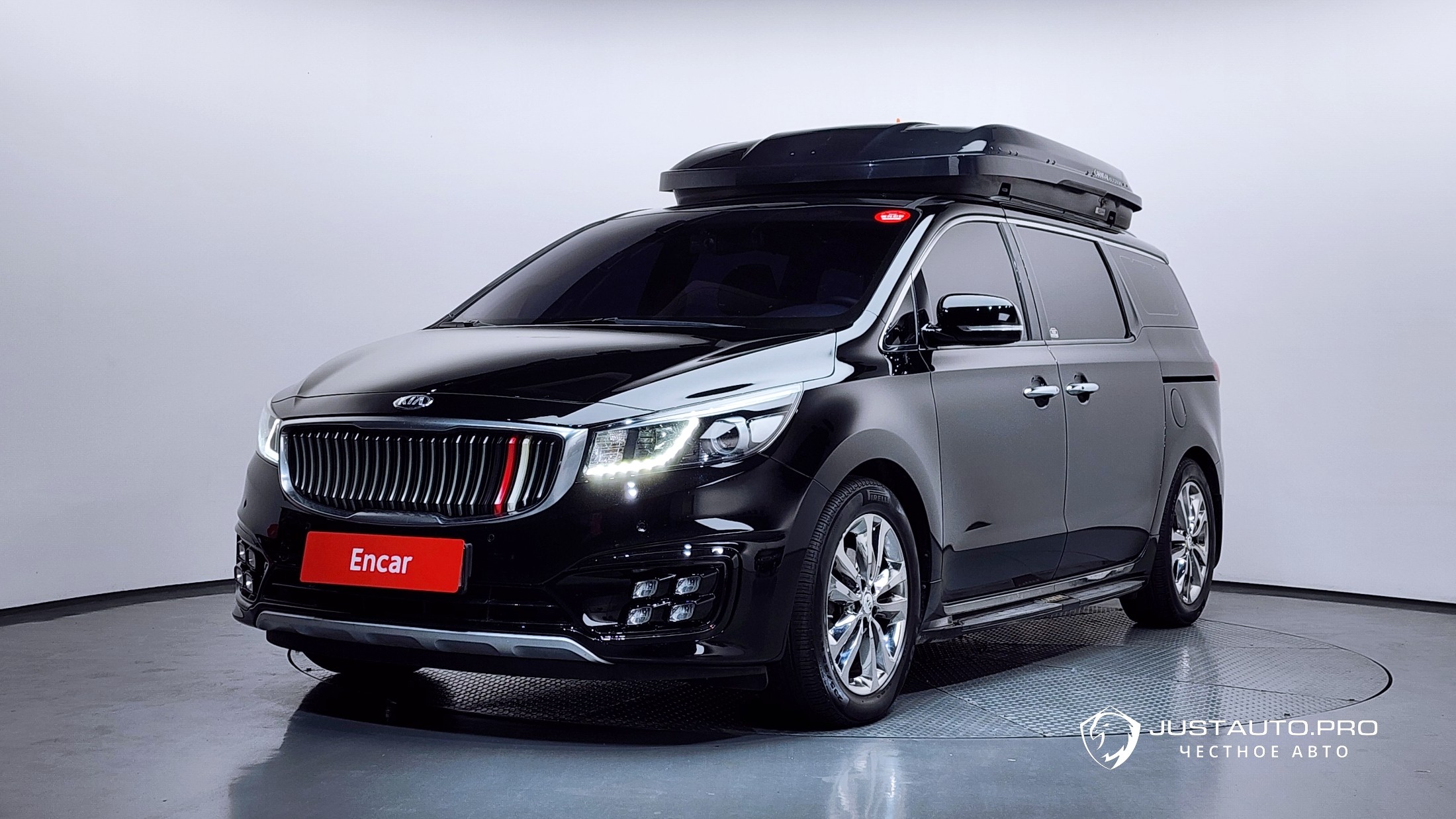 Автомобиль Kia Canival
