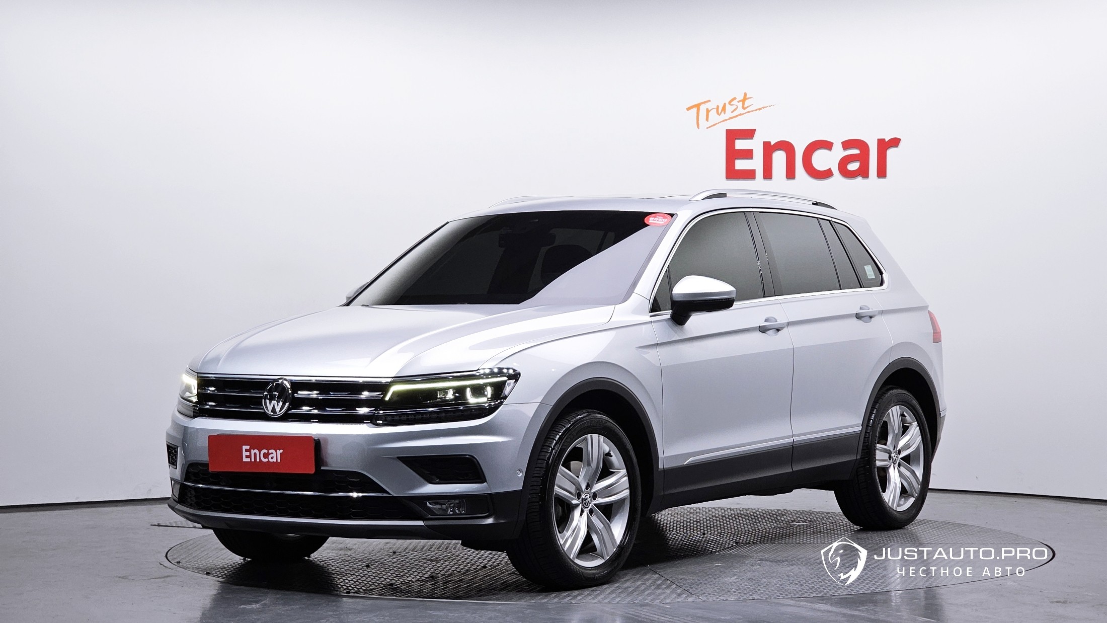 Автомобиль Volkswagen Tiguan
