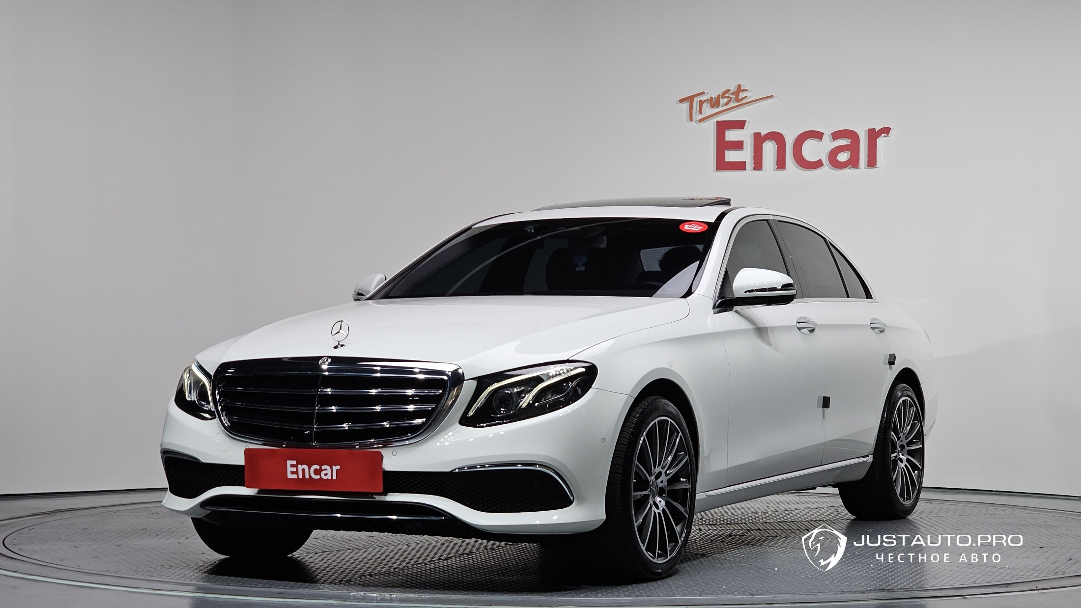 Автомобиль Mercedes-Benz E-Class