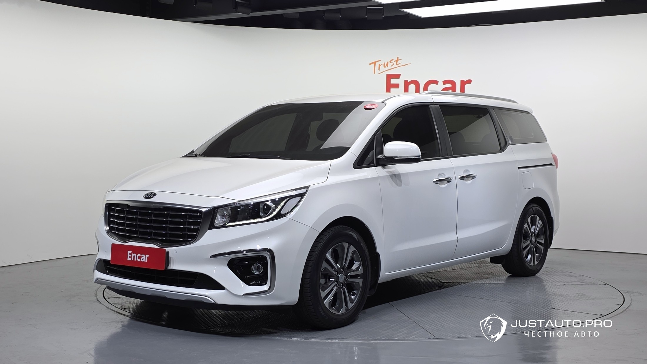 Автомобиль Kia Canival
