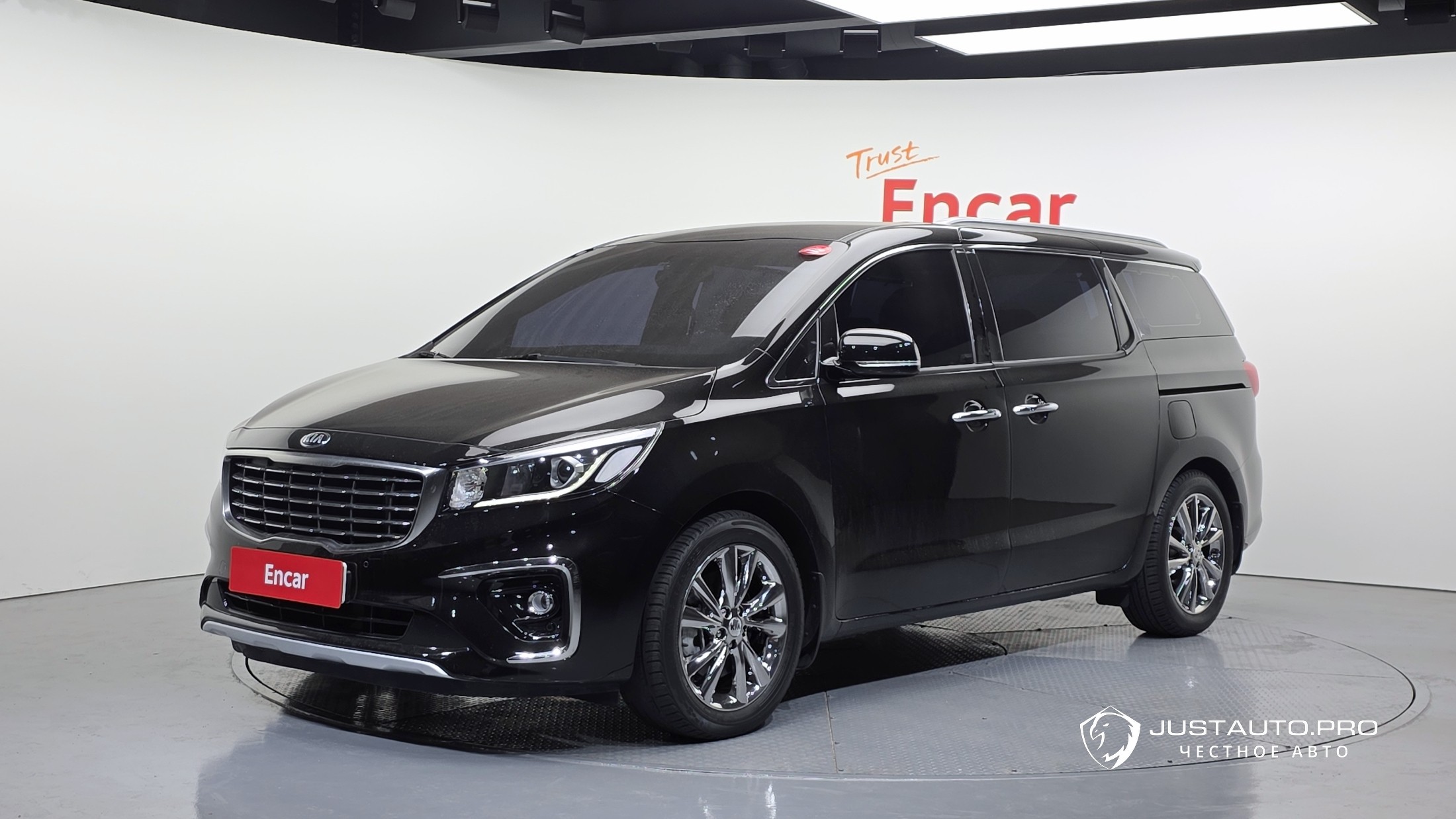 Автомобиль Kia Canival