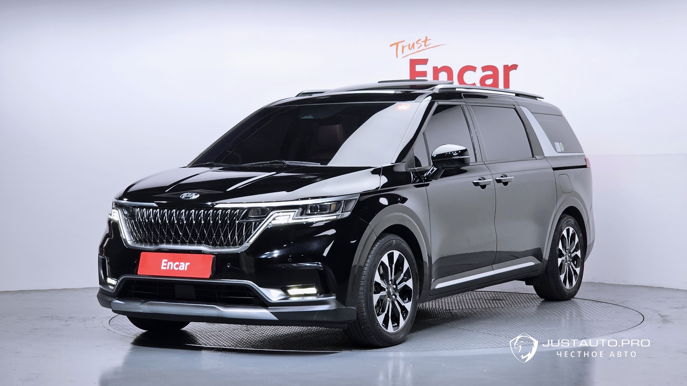 Автомобиль Kia Canival