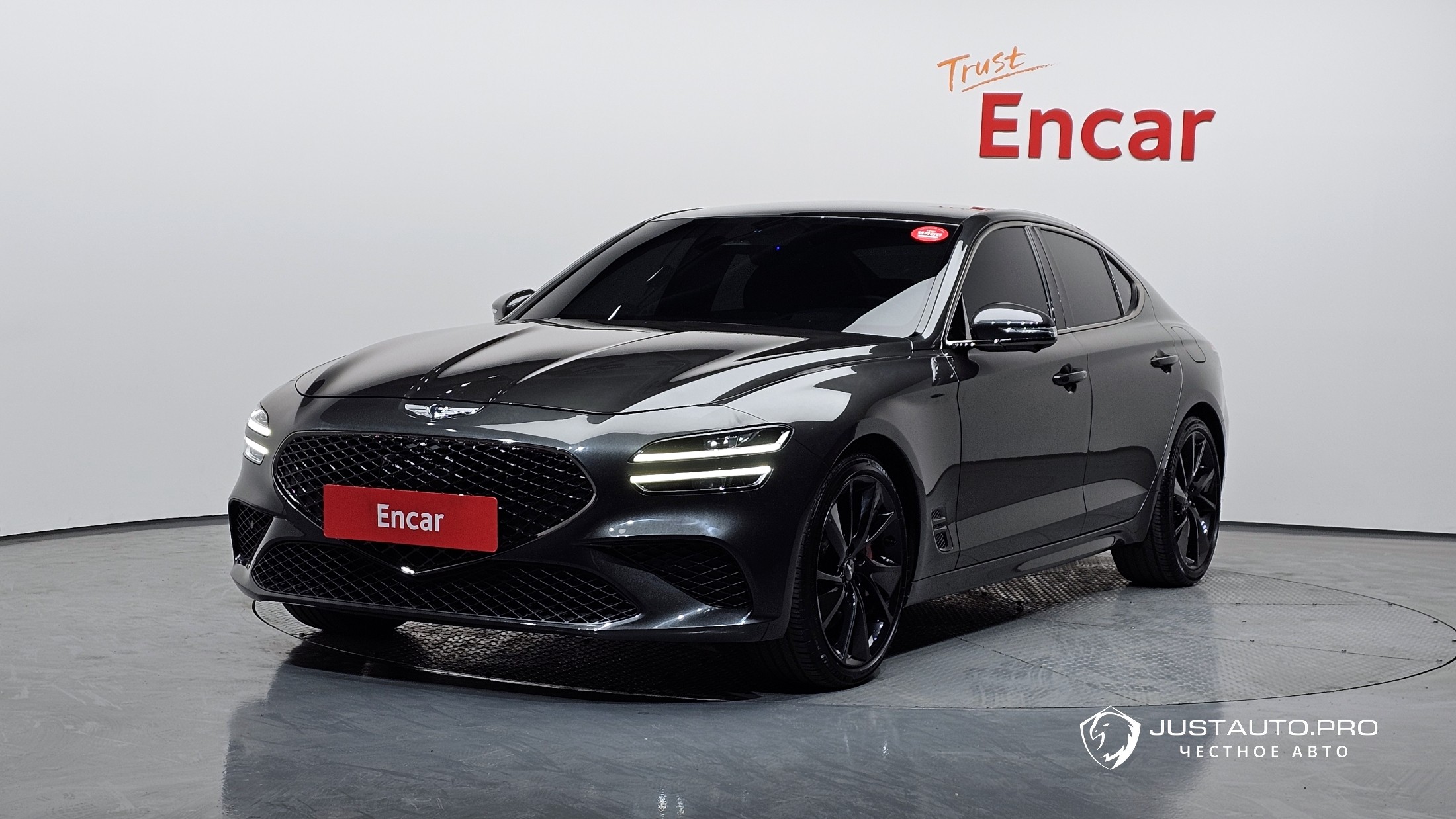 Автомобиль Genesis G70