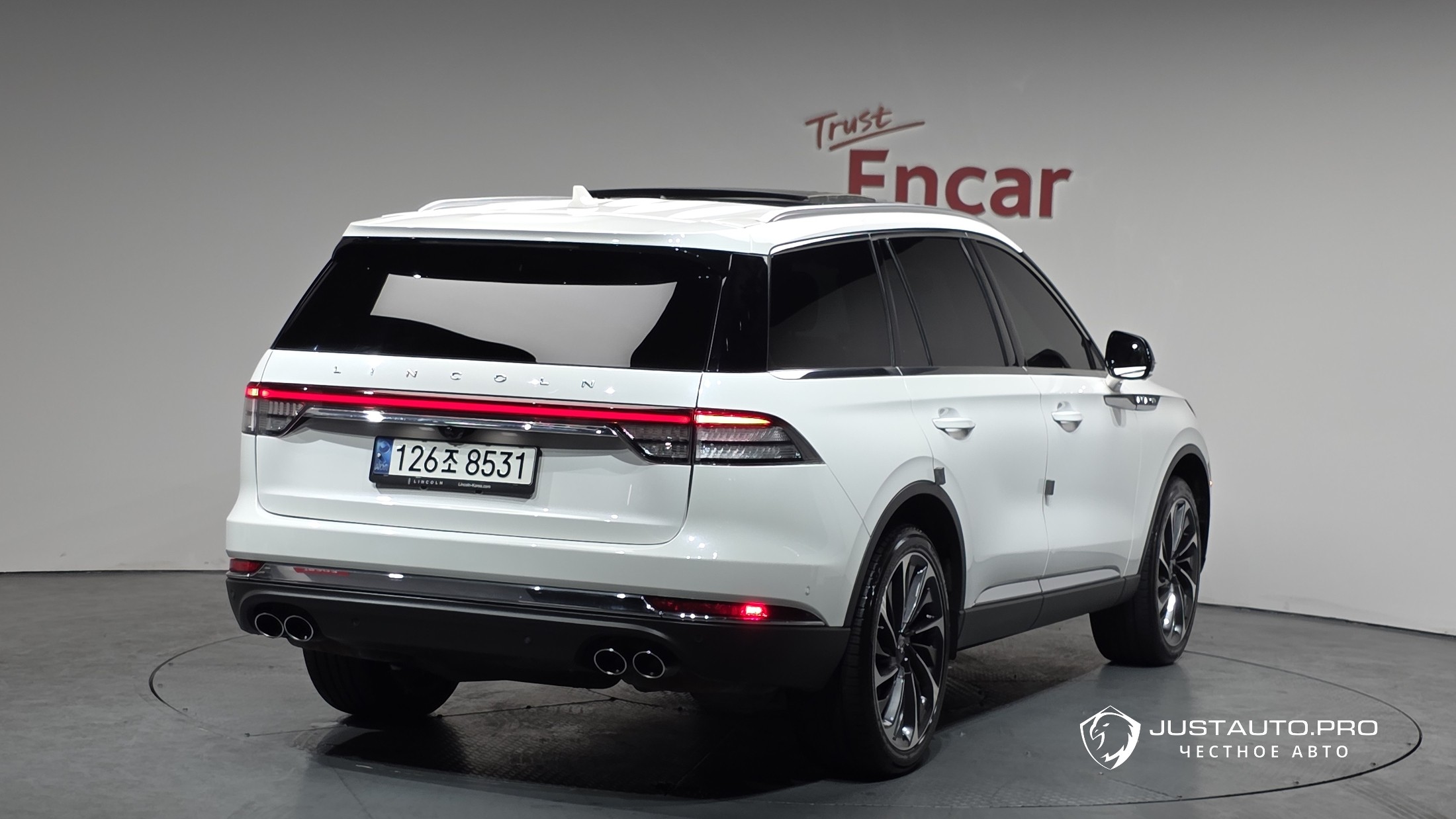 Автомобиль Lincoln Aviator