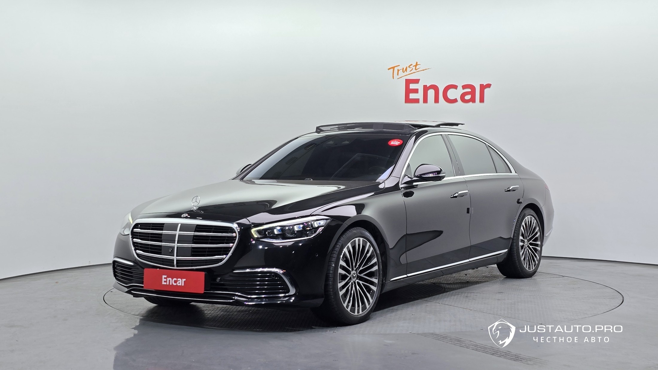 Автомобиль Mercedes-Benz S-Class