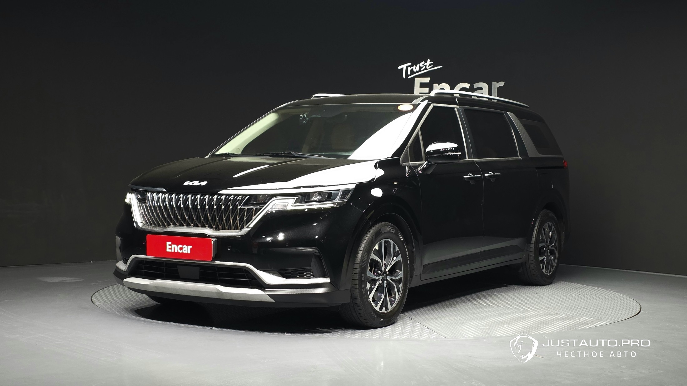 Автомобиль Kia Canival