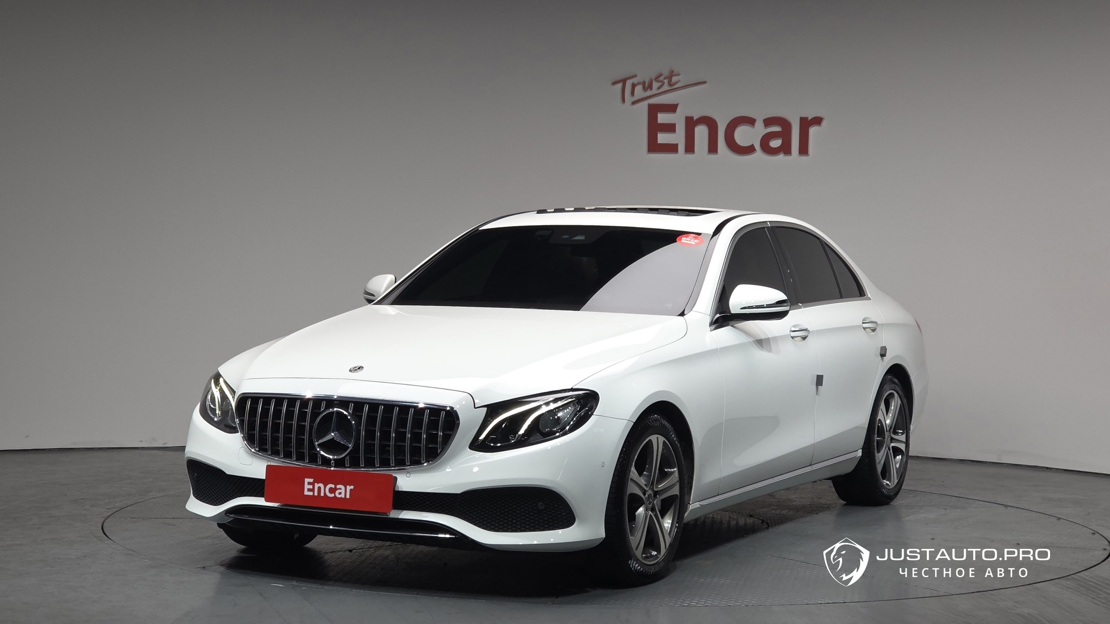 Автомобиль Mercedes-Benz E-Class