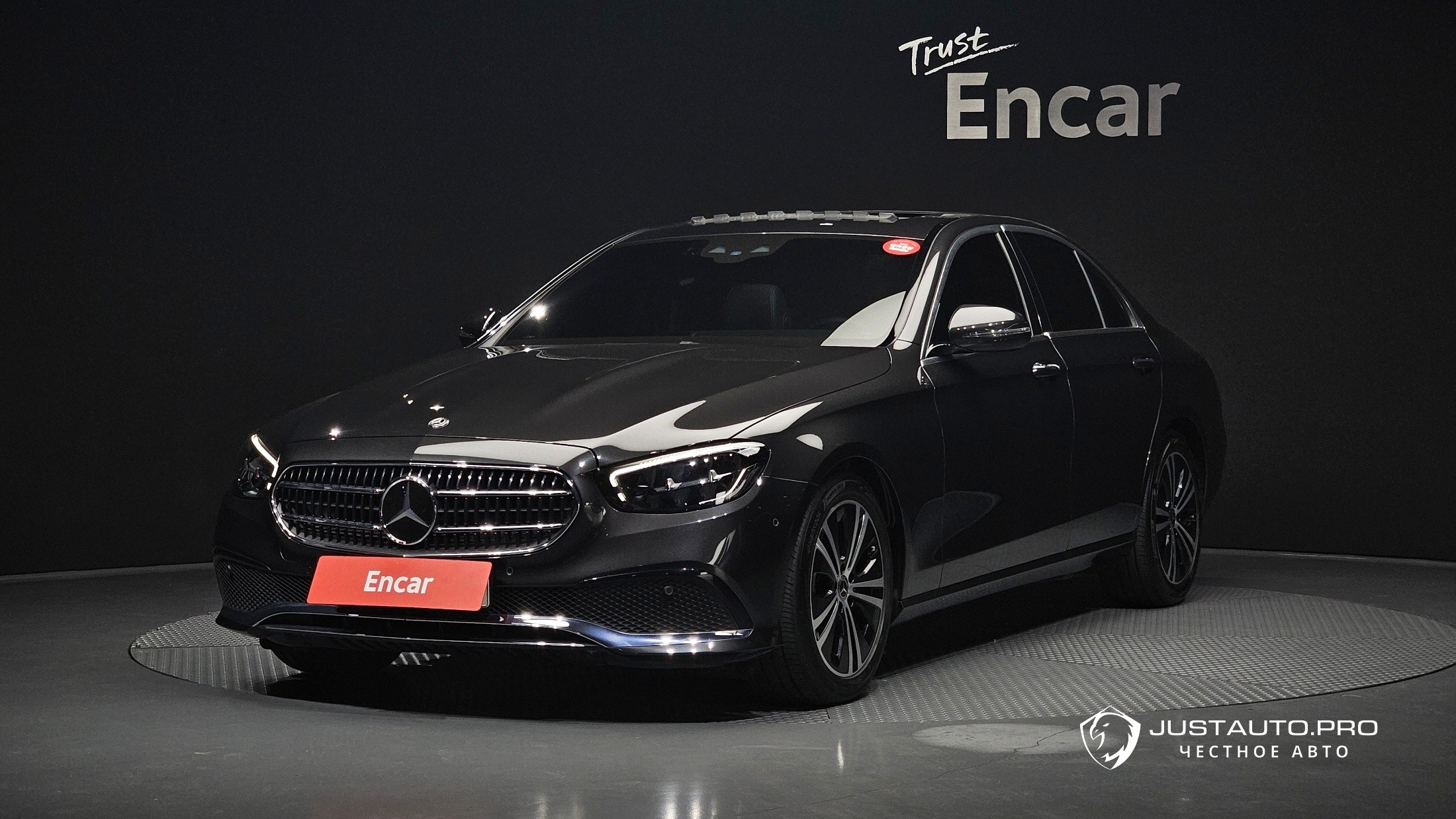 Автомобиль Mercedes-Benz E-Class
