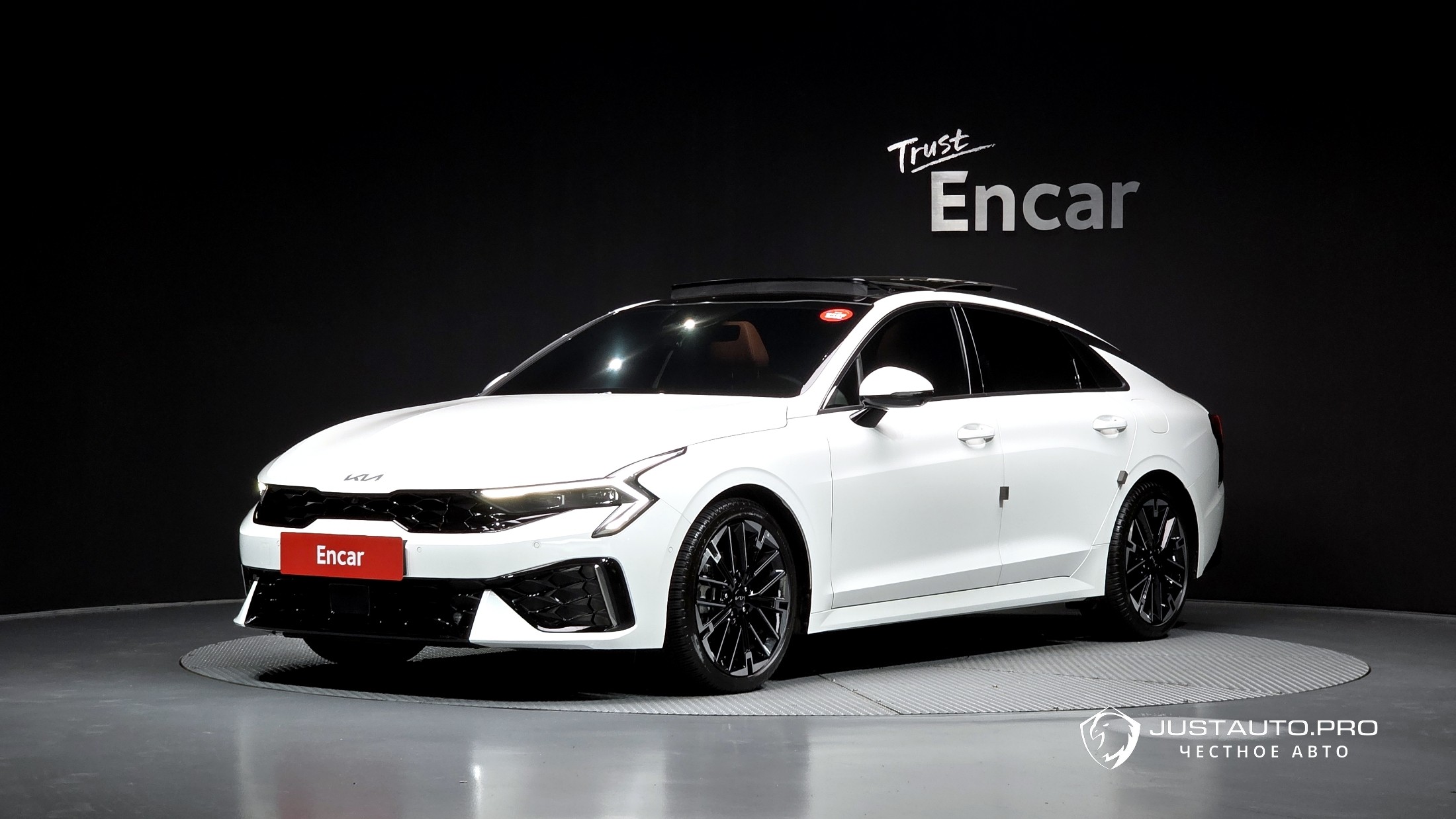 Автомобиль Kia K5