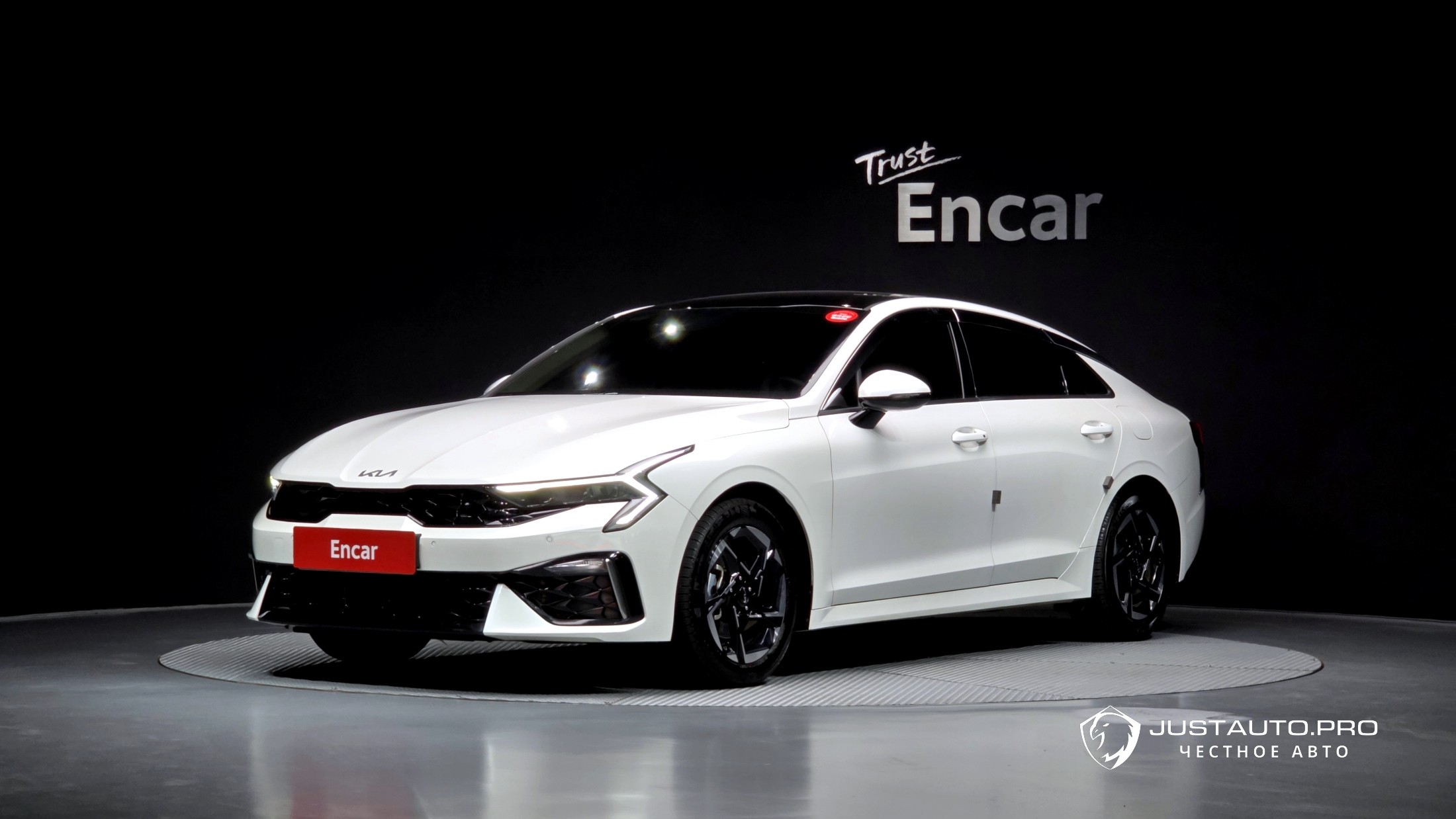 Автомобиль Kia K5