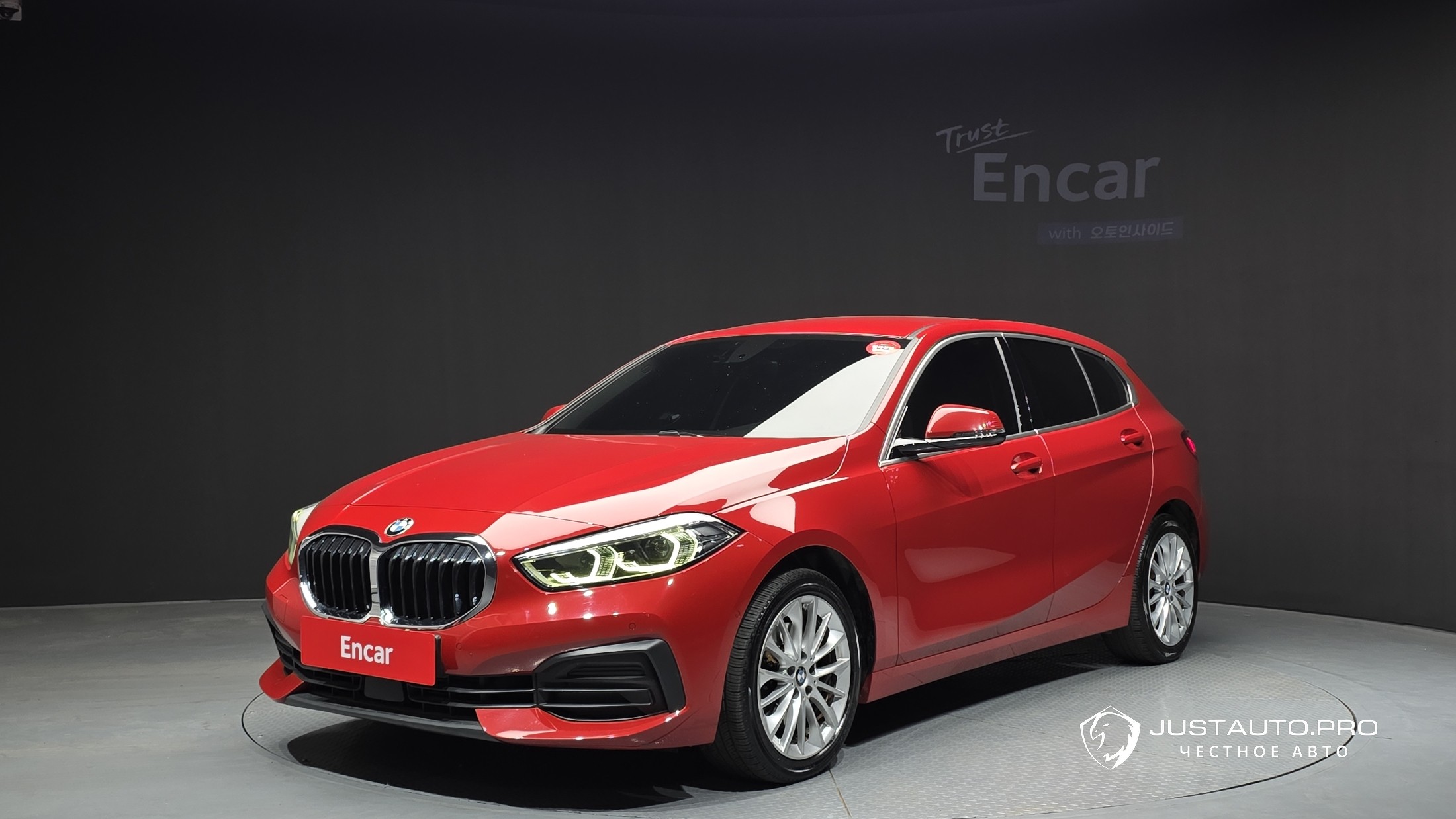 Автомобиль BMW 1-Series