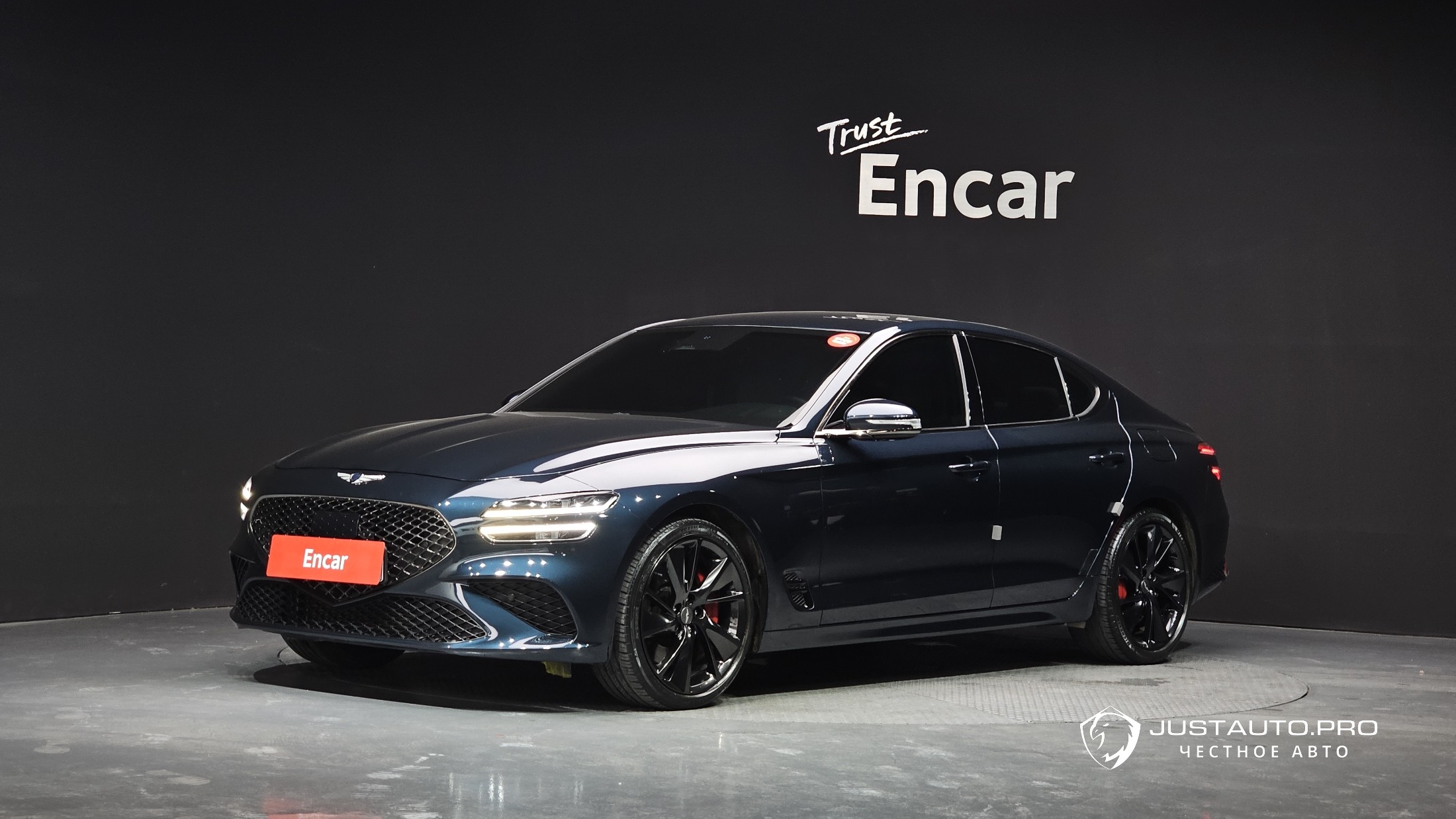 Автомобиль Genesis G70