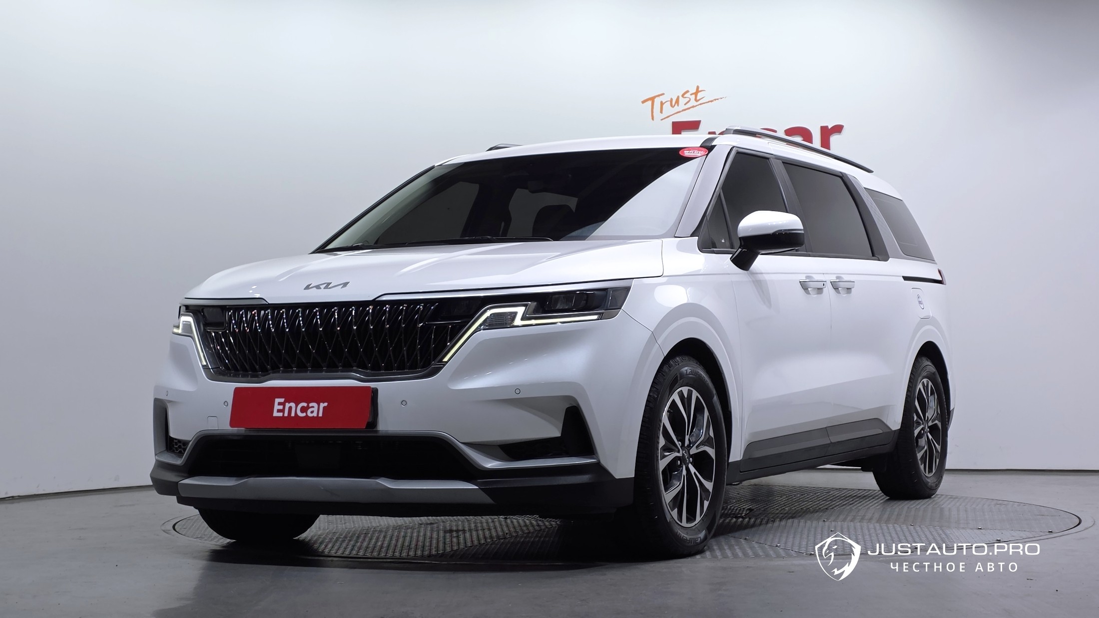 Автомобиль Kia Canival