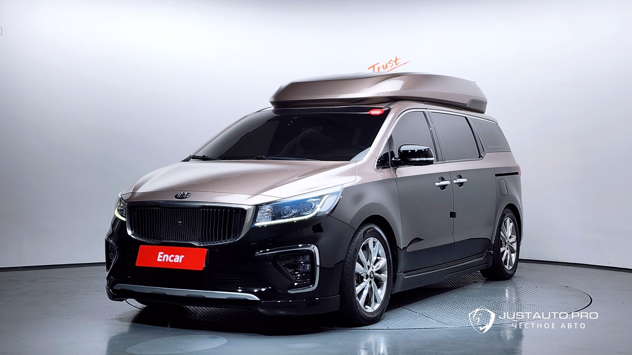 Автомобиль Kia Canival