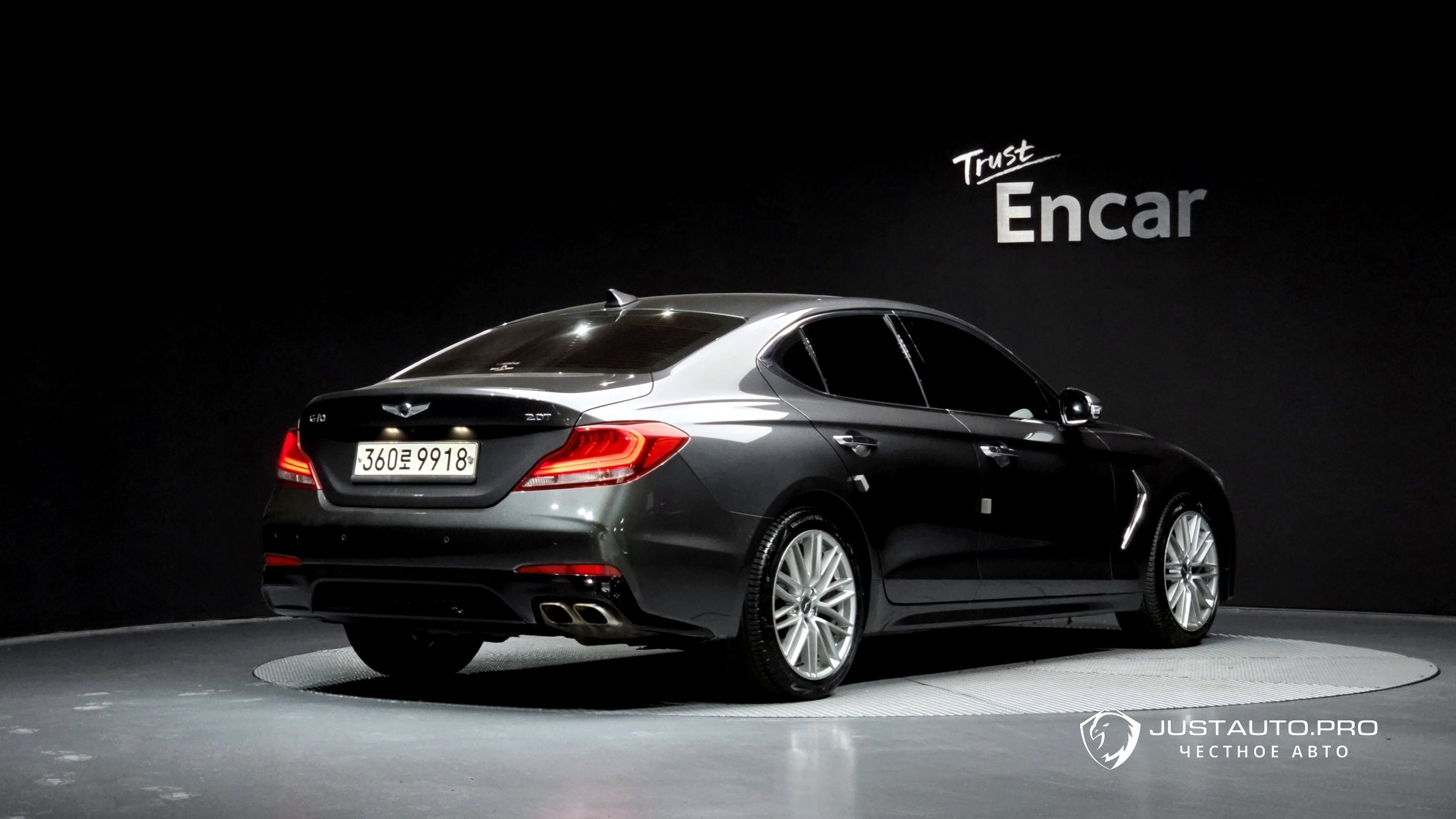 Автомобиль Genesis G70