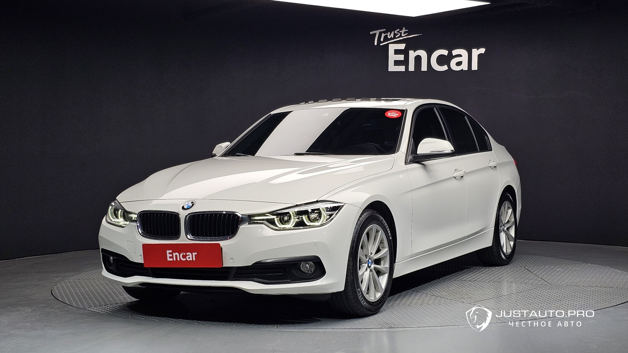 Автомобиль BMW 3-Series