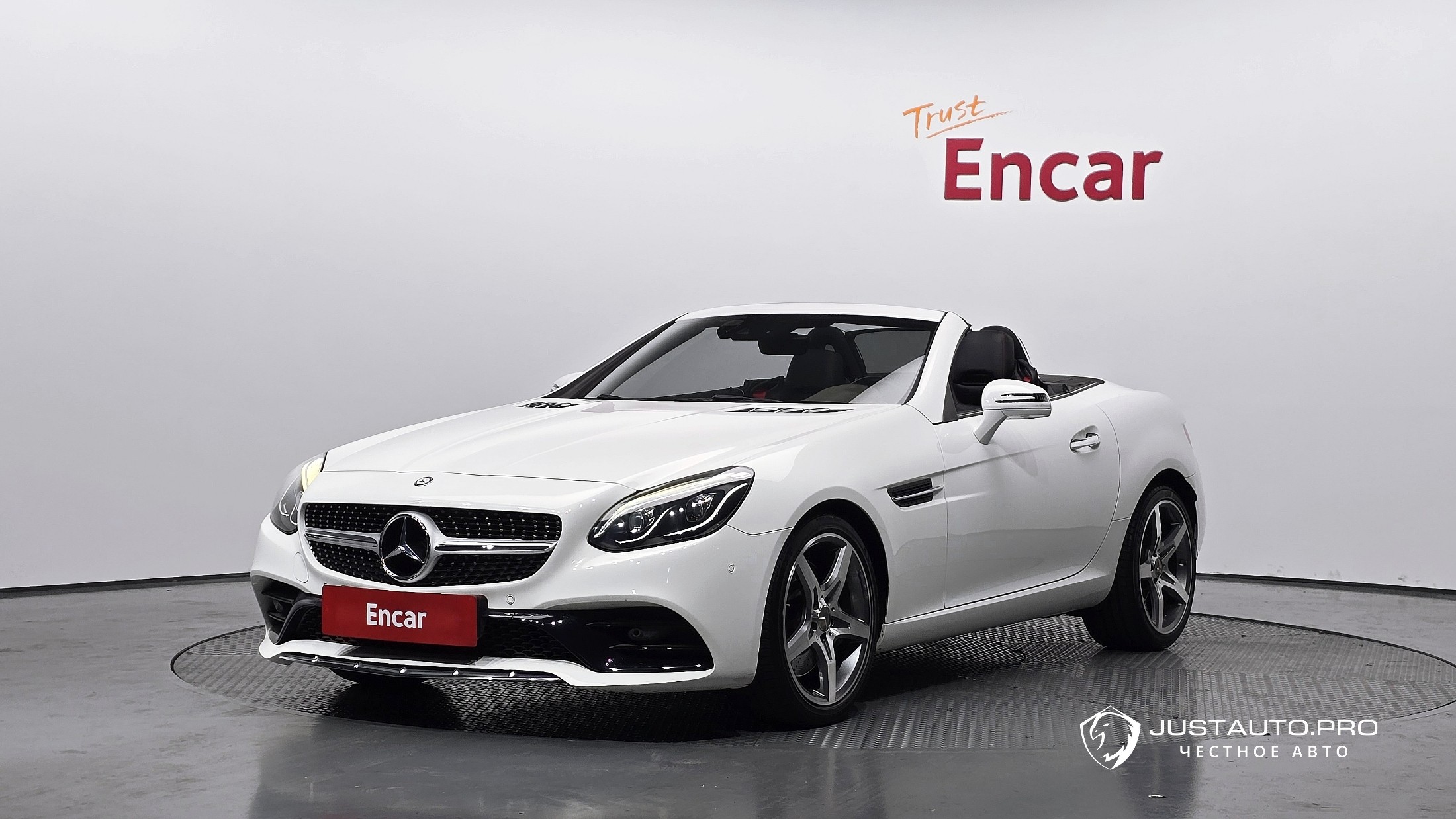 Автомобиль Mercedes-Benz SLC-Class