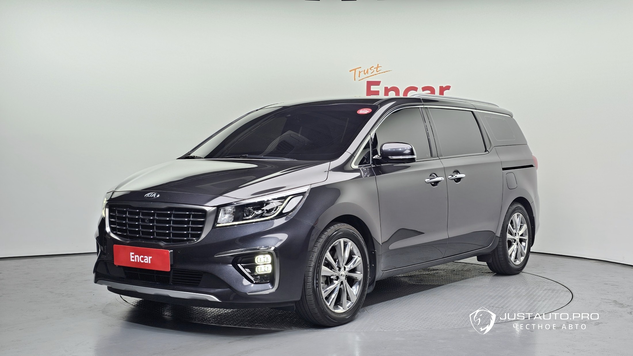 Автомобиль Kia Canival