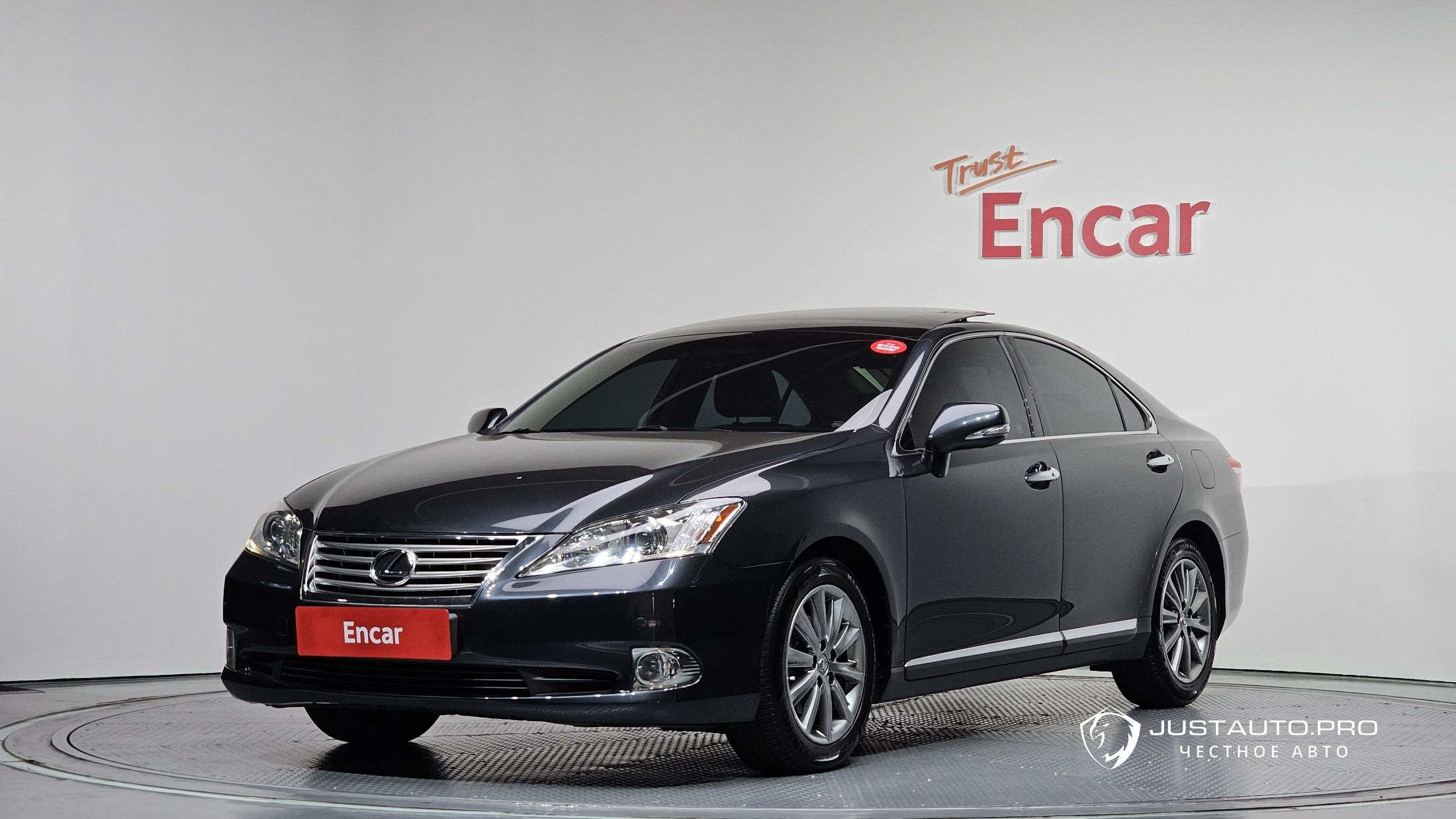 Автомобиль Lexus ES