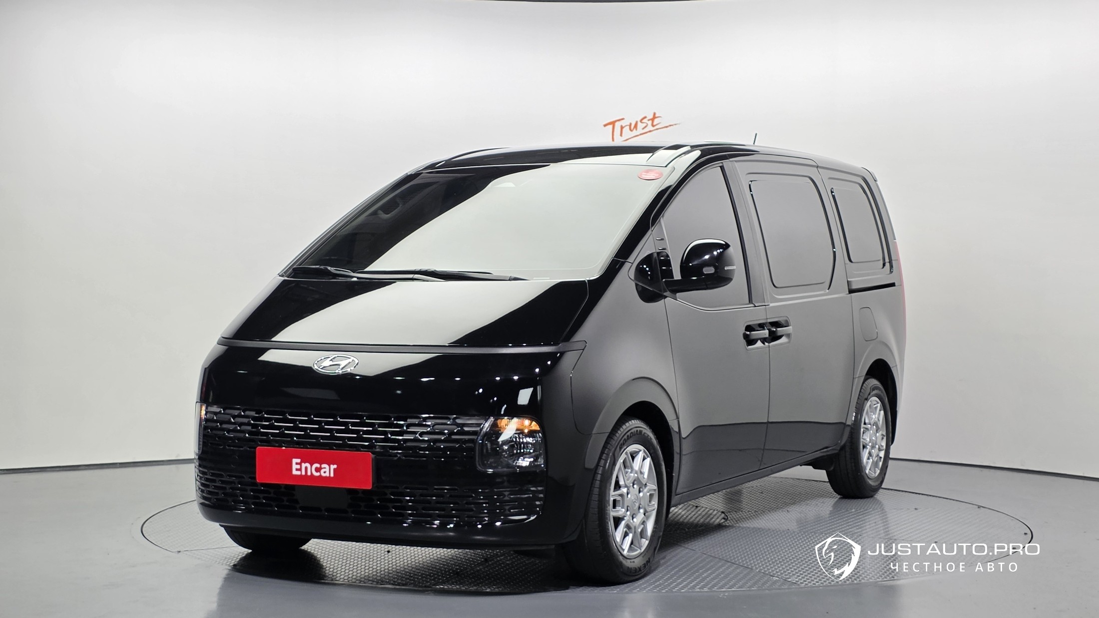 Автомобиль Hyundai Staria