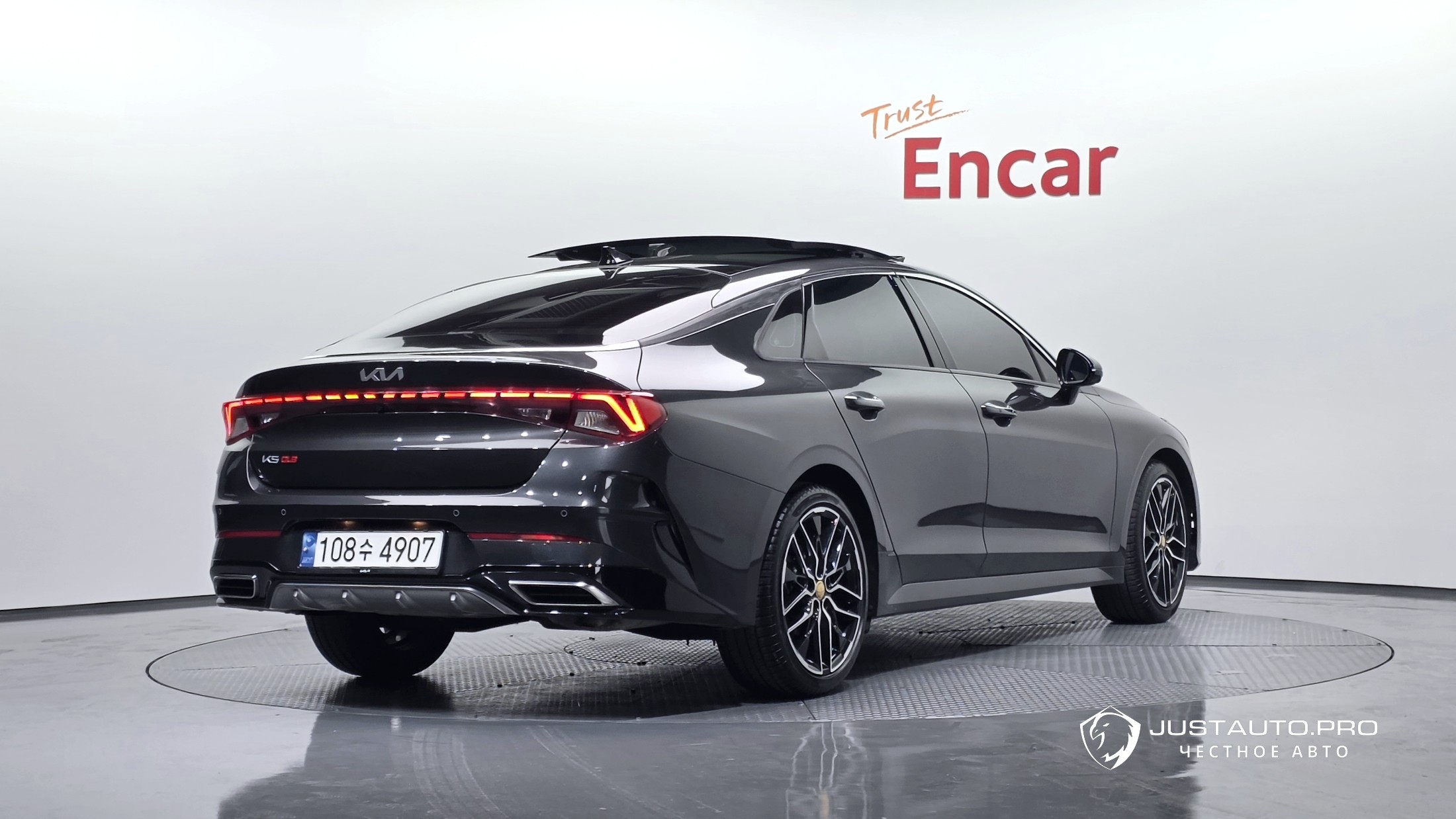 Автомобиль Kia K5