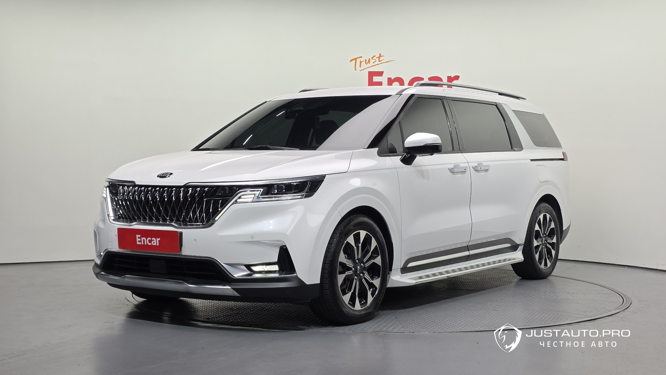 Автомобиль Kia Canival