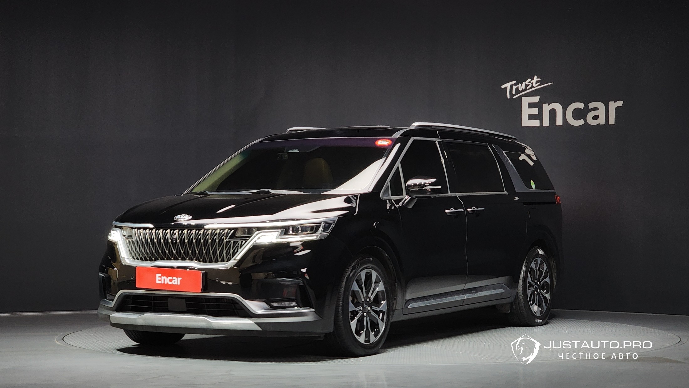 Автомобиль Kia Canival