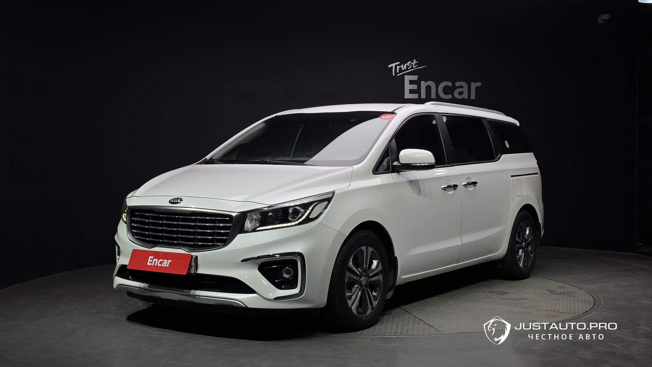 Автомобиль Kia Canival