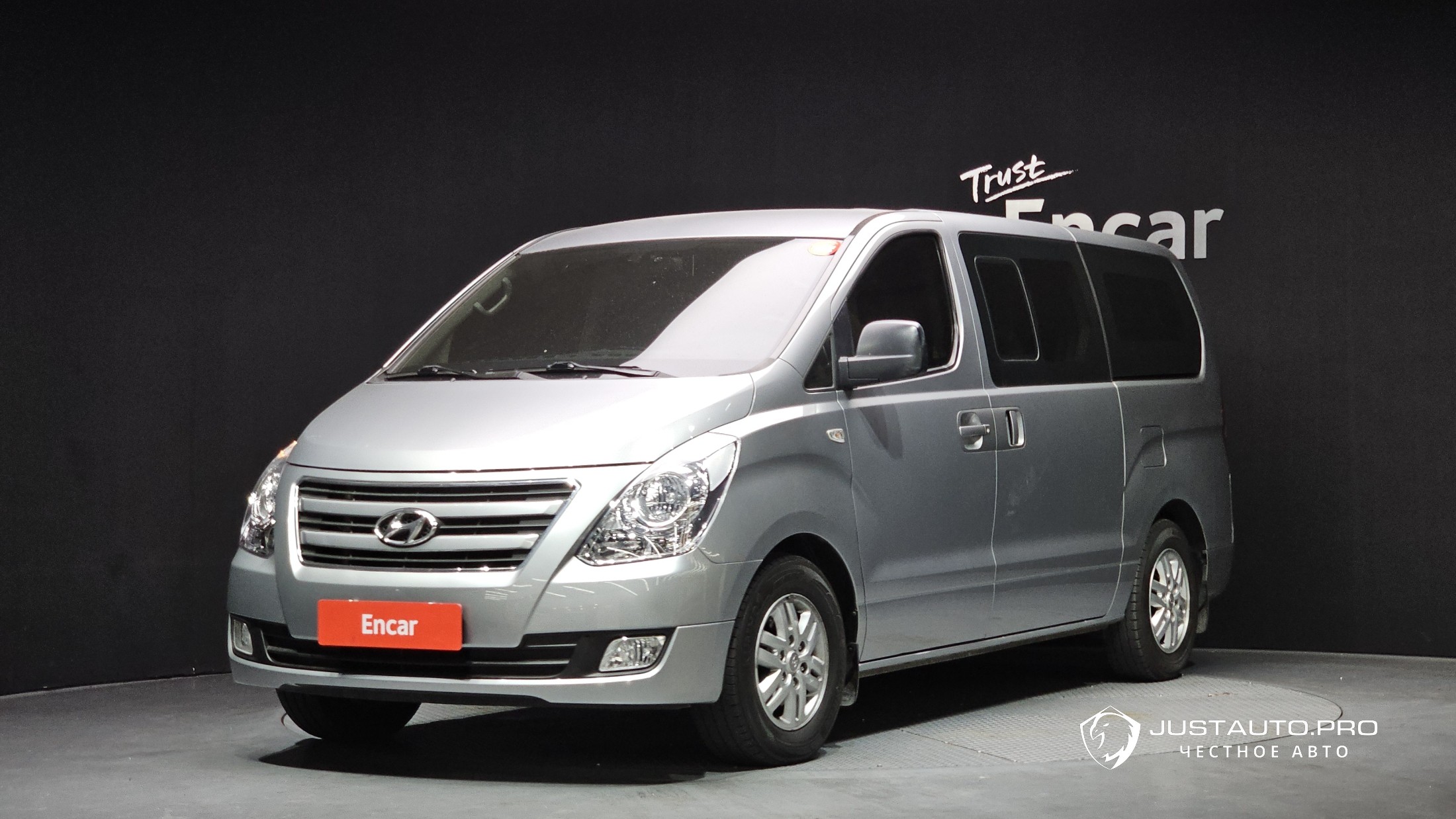 Автомобиль Hyundai Starex