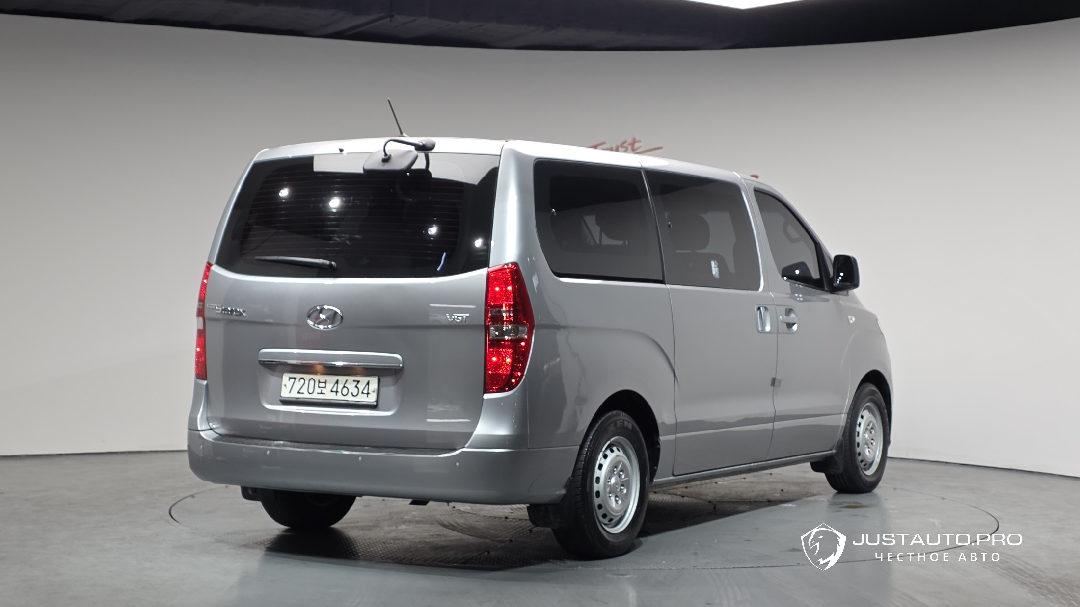 Автомобиль Hyundai Starex