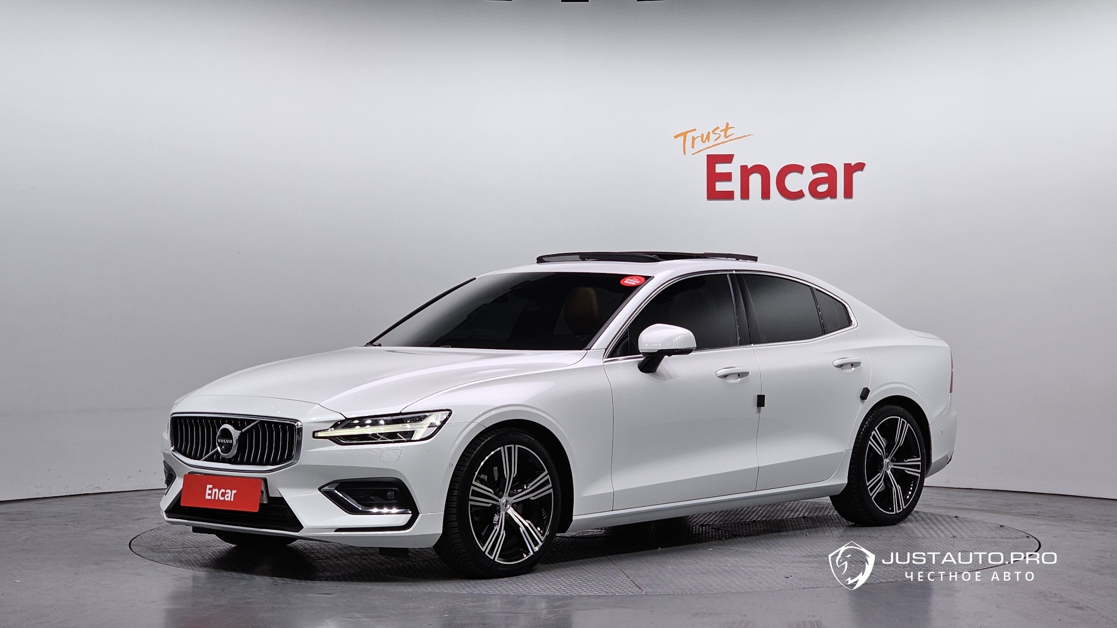 Автомобиль Volvo S60